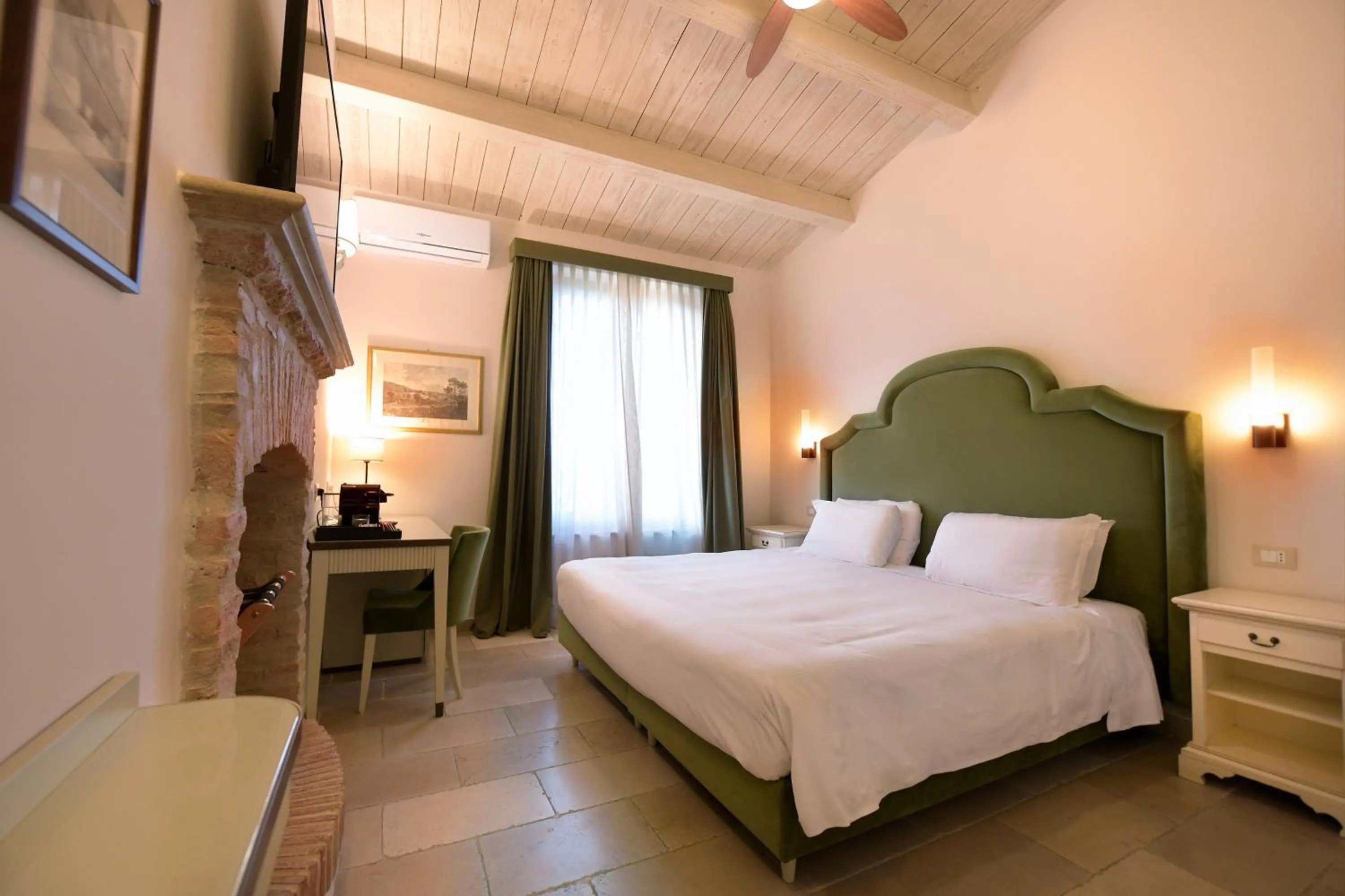 Bedroom, Bed in Tenuta Ciminata Greco