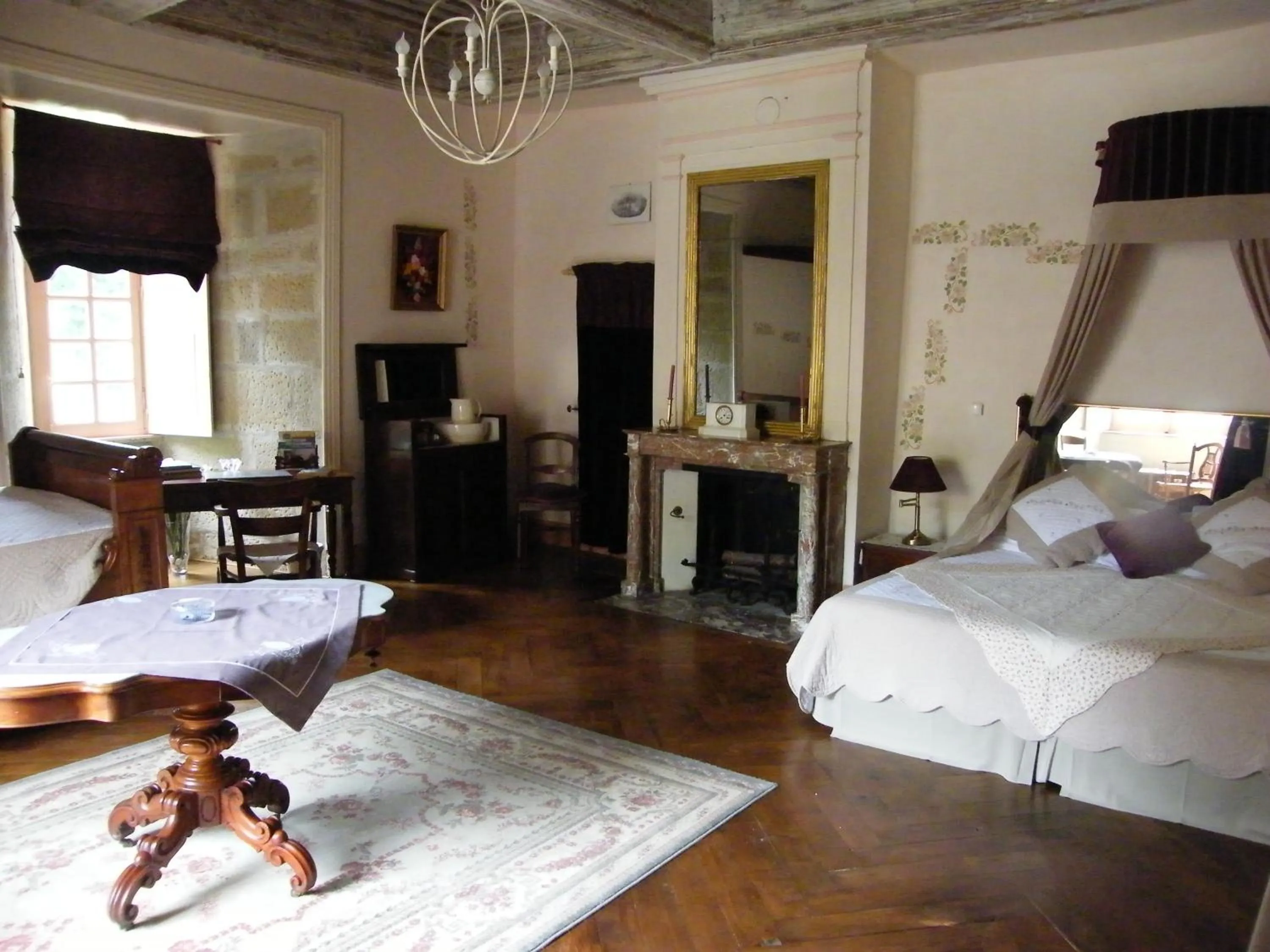 Bedroom in Château des Martinanches