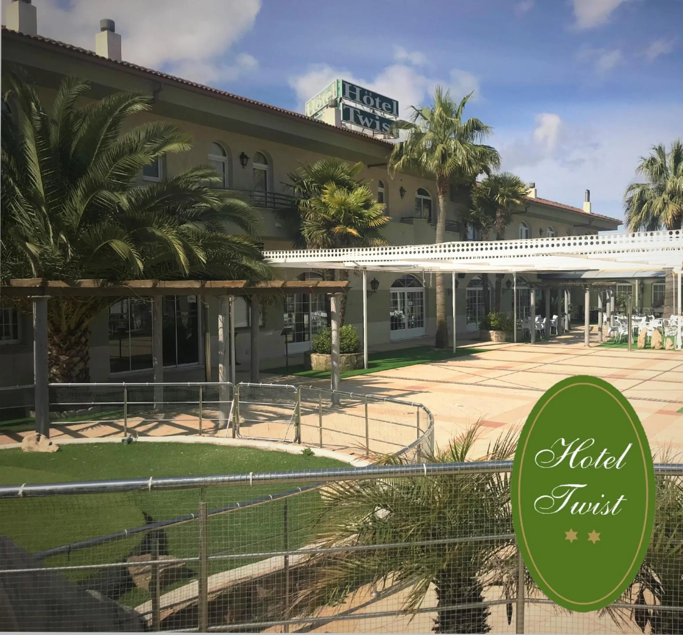 Property building in Hospedium Hotel Twist