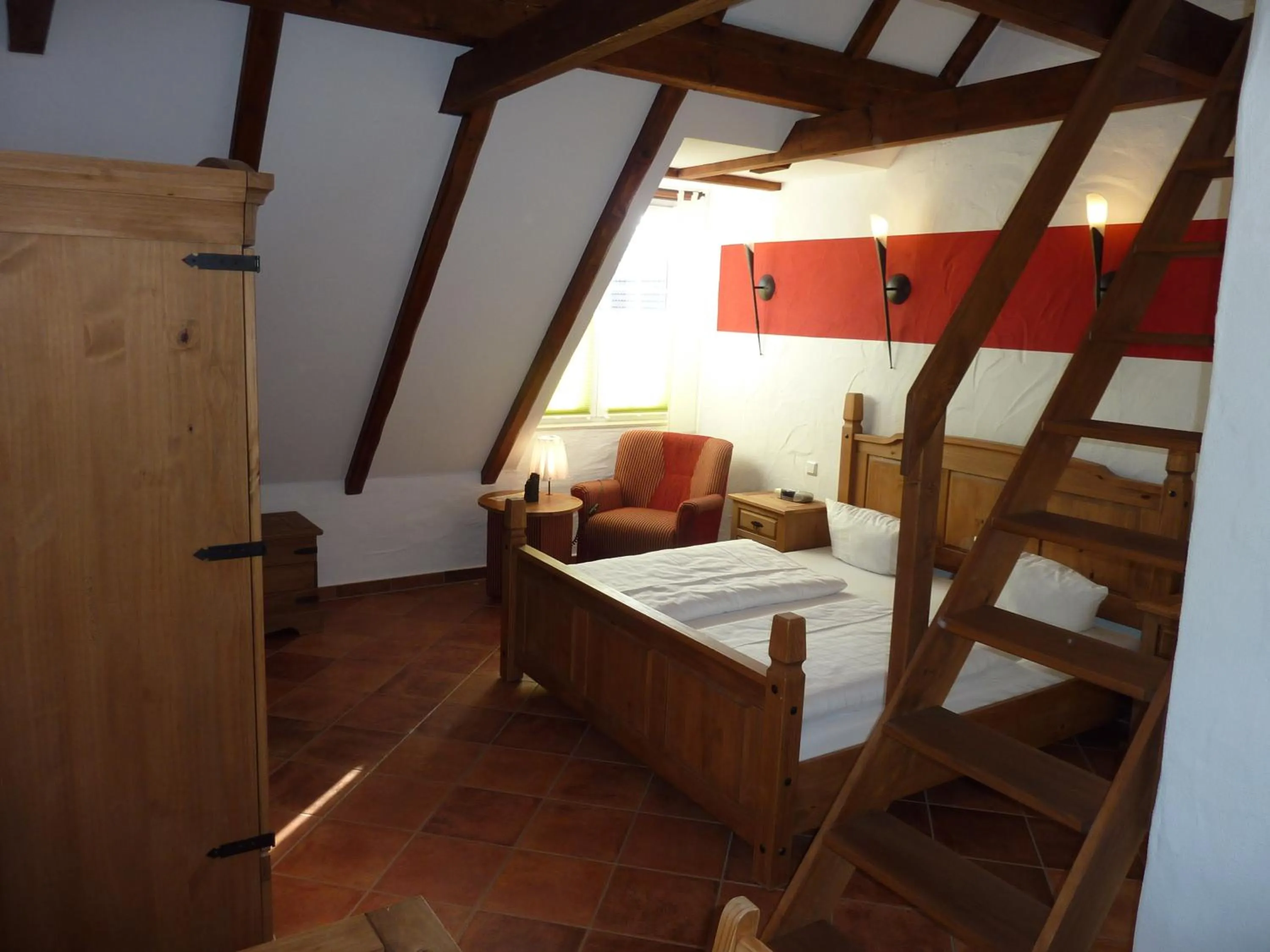 Photo of the whole room, Bed in Zum Schlangenkönig