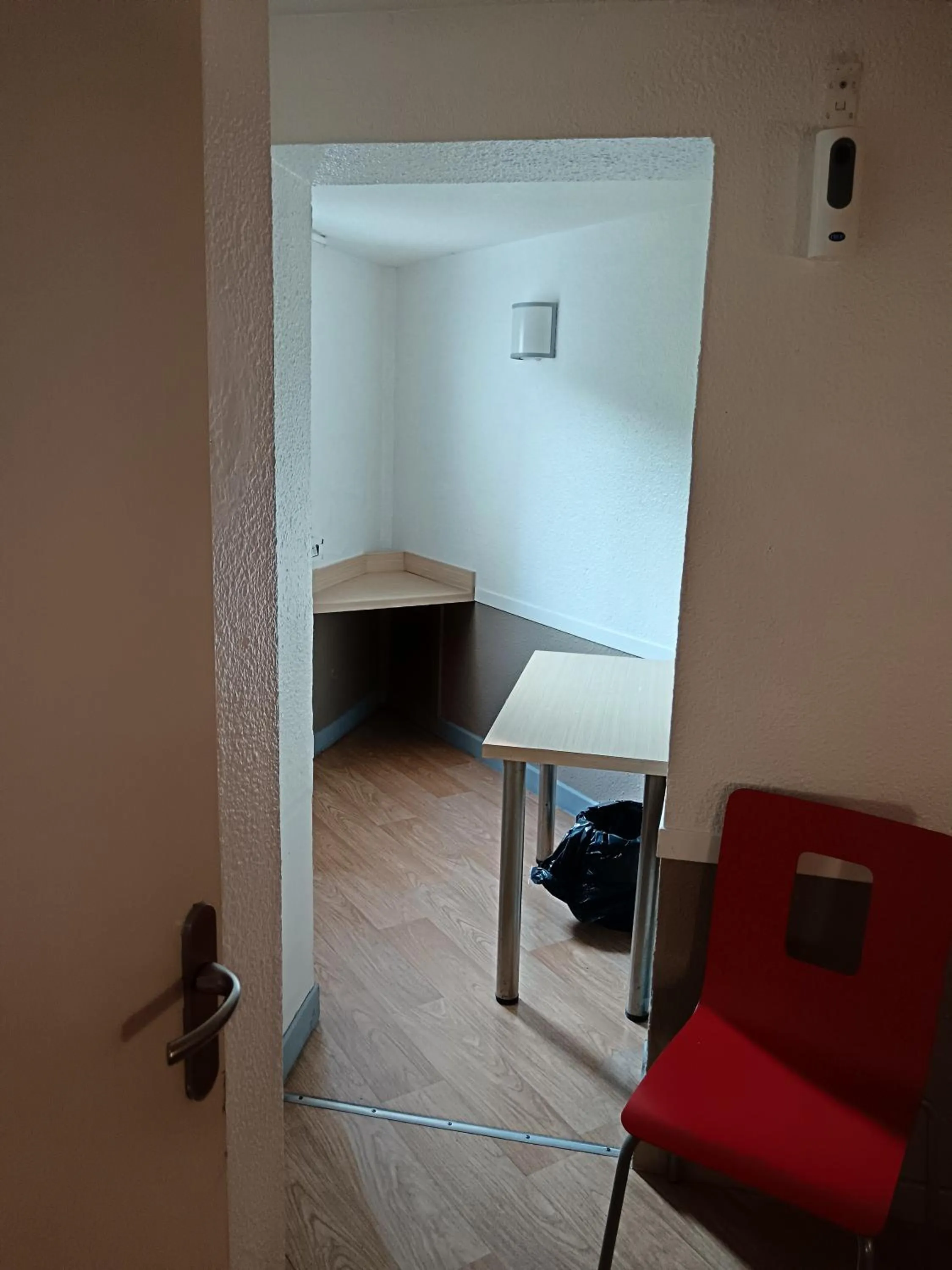 Family in HECO Calais Centre-Gare