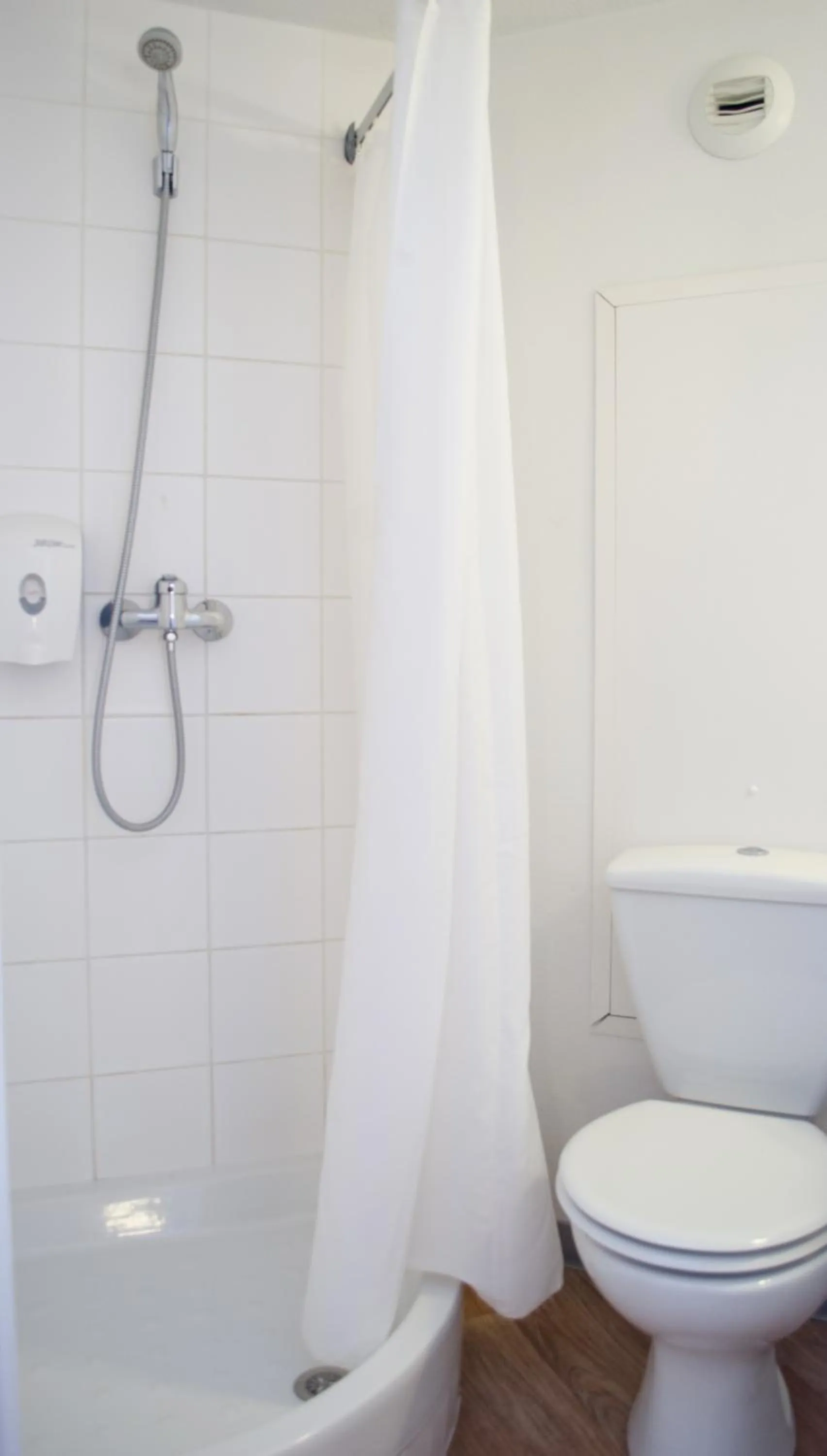 Bathroom in HECO Calais Centre-Gare