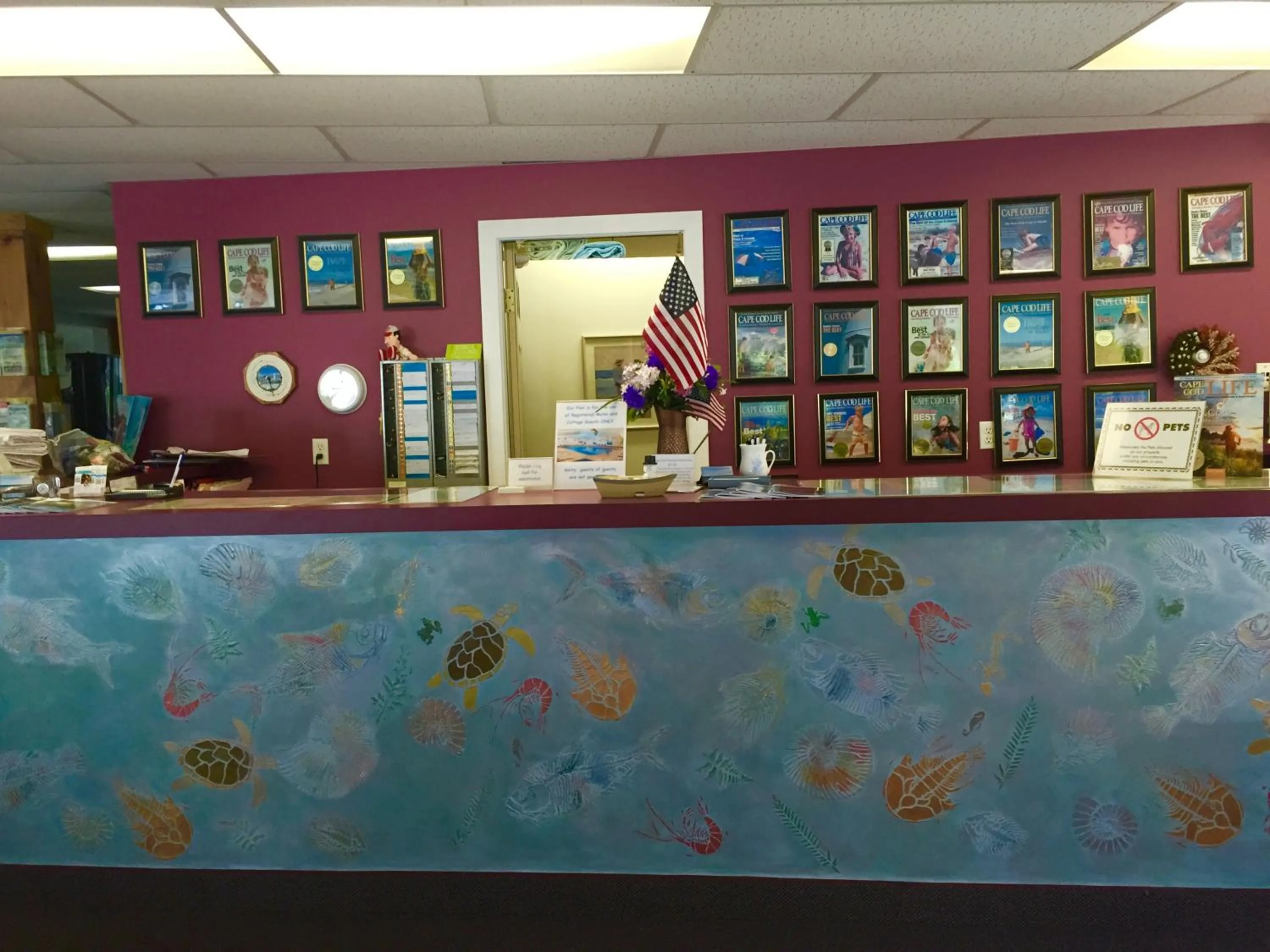 Lobby or reception in Self-Sufficient Cottages at Even'tide Resort