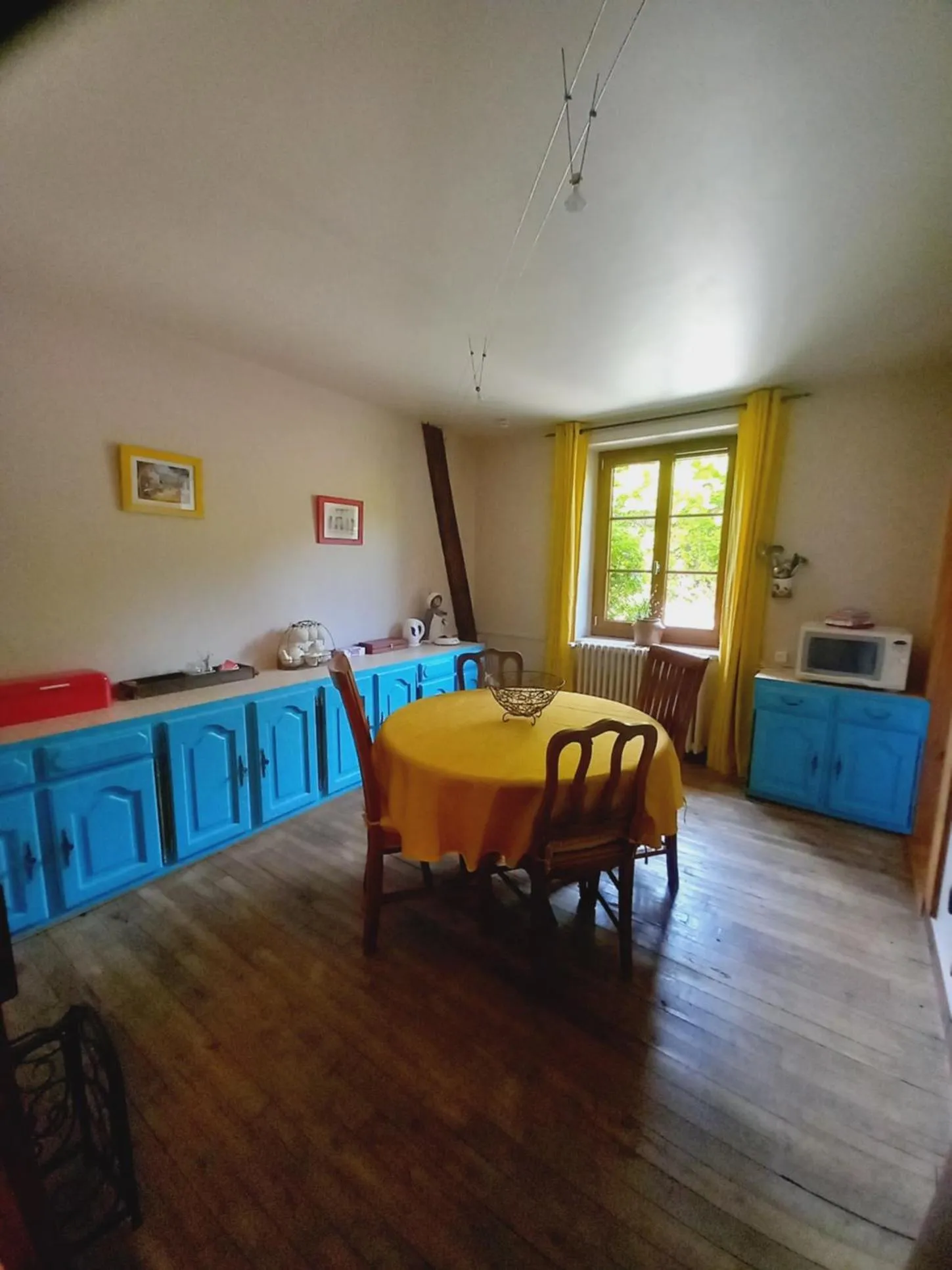 Dining area in Chambre d'hôtes Le Puy Maury
