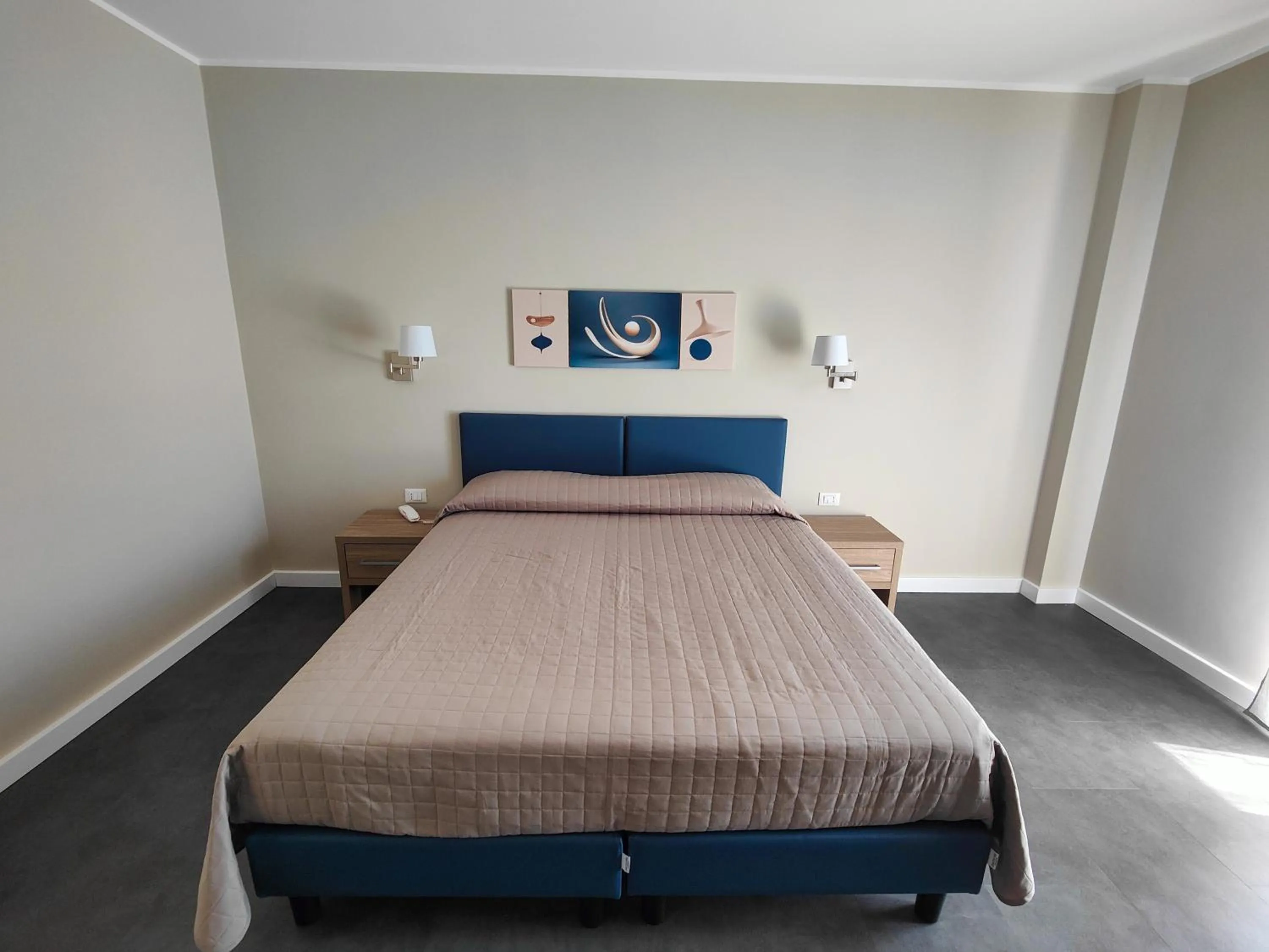 Bed in Dependance La Mouette