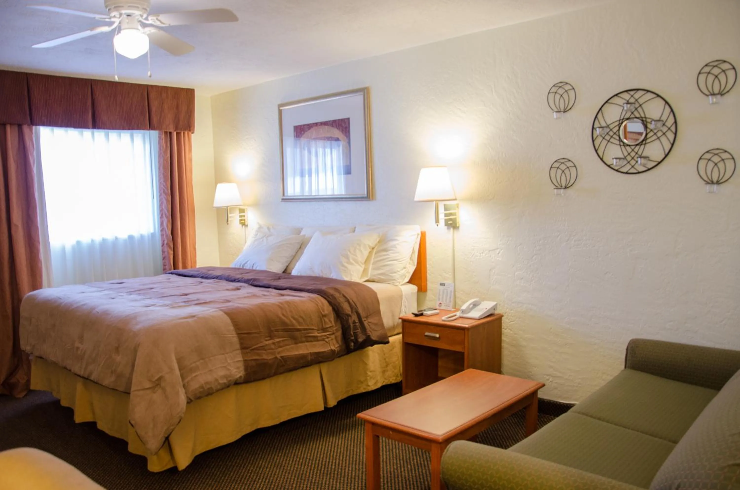 Photo of the whole room, Bed in Budget Inn & Suites Colby