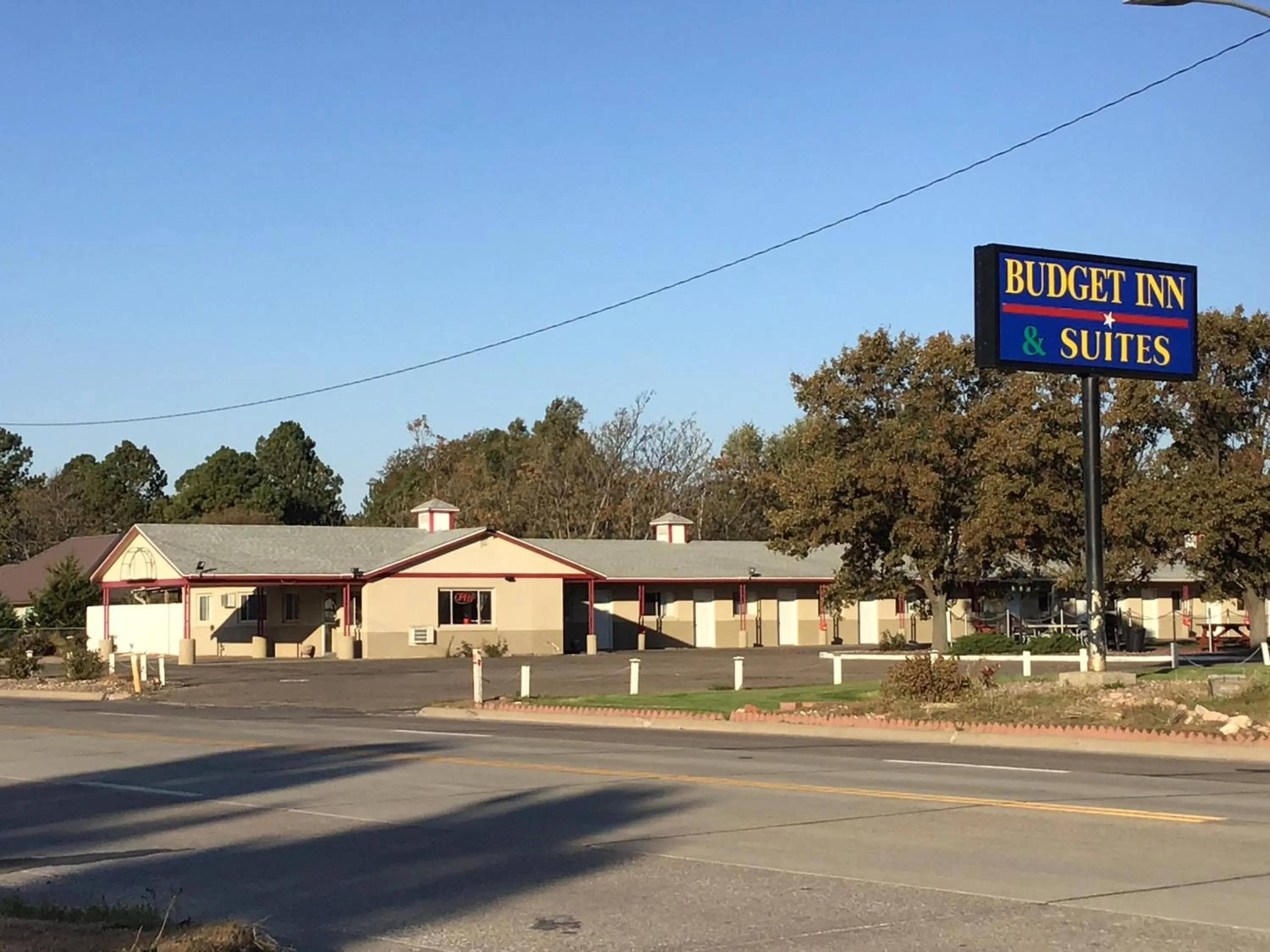 Property building in Budget Inn & Suites Colby