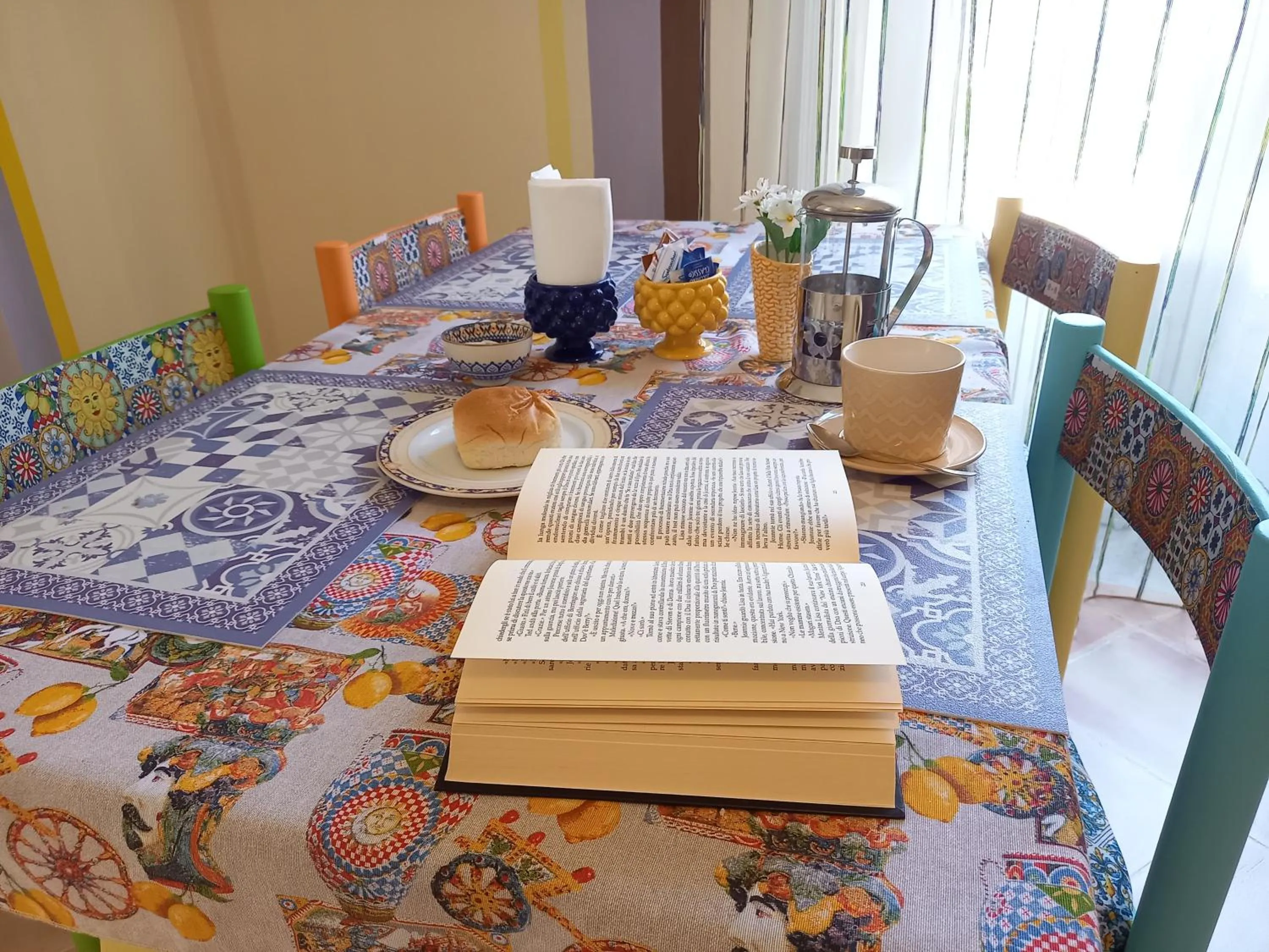 Breakfast in BED&BOOK Palazzo Cutelli