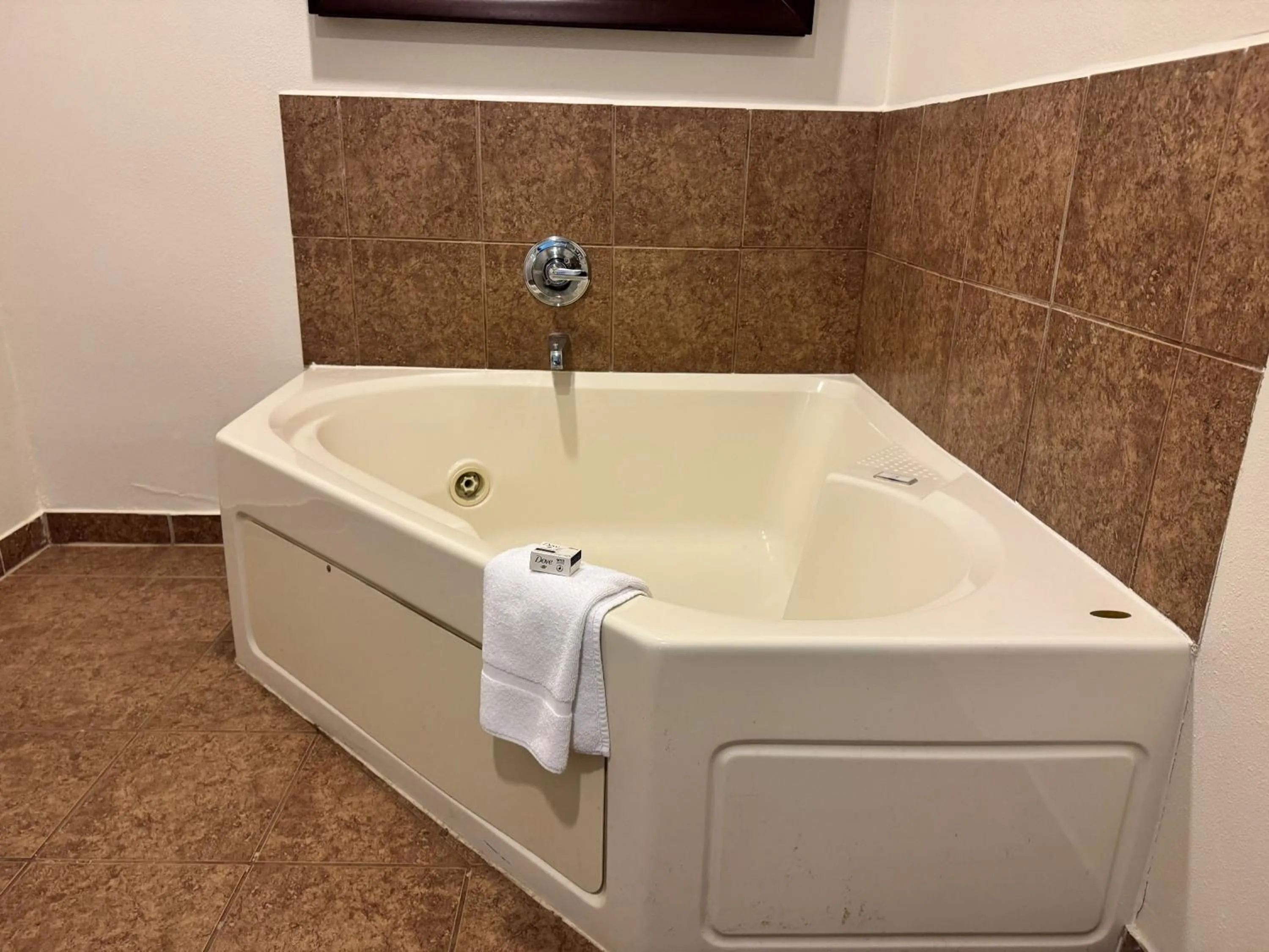 Hot Tub in Baymont by Wyndham McComb