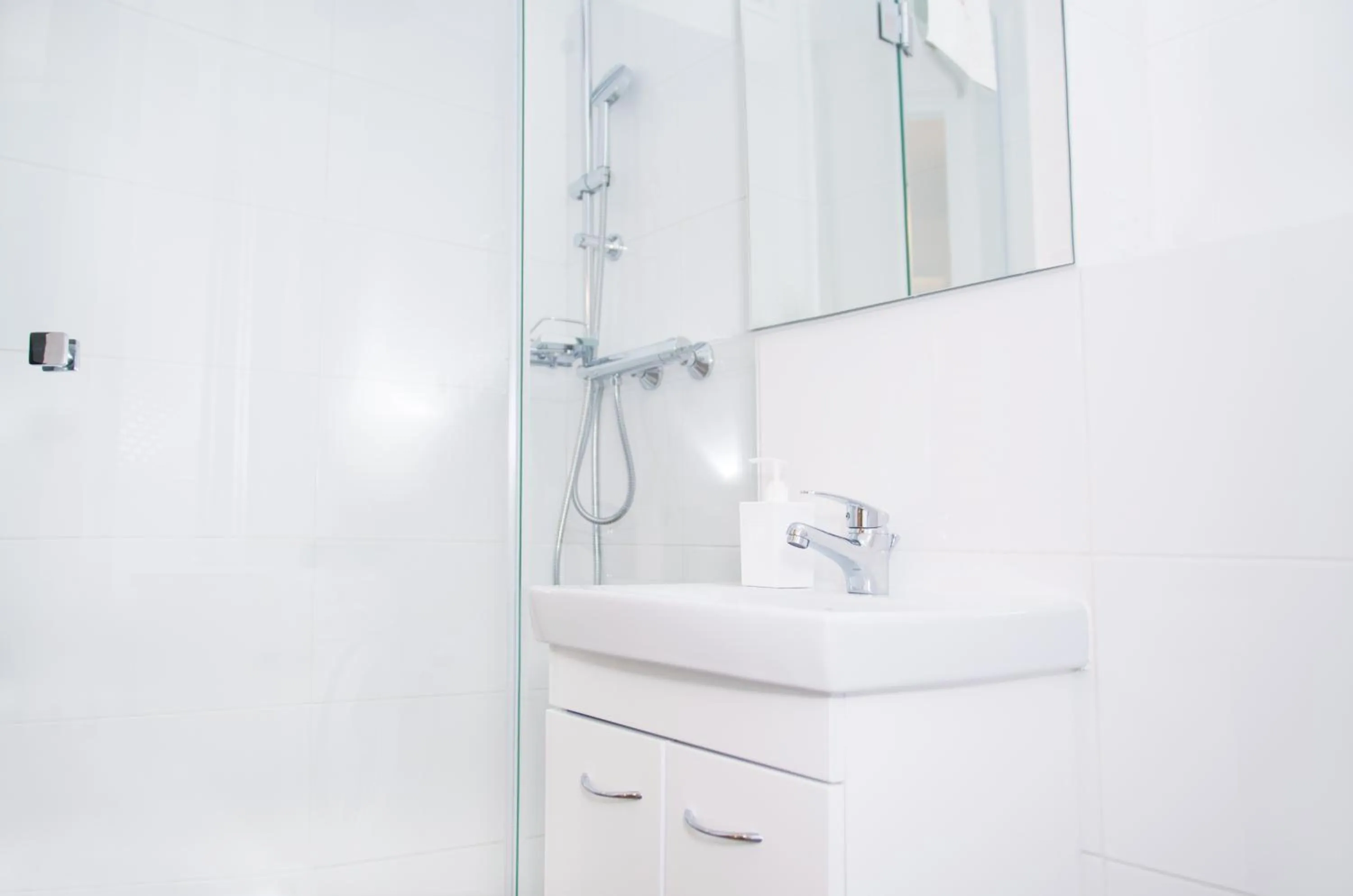 Shower in Hosapartments City Center