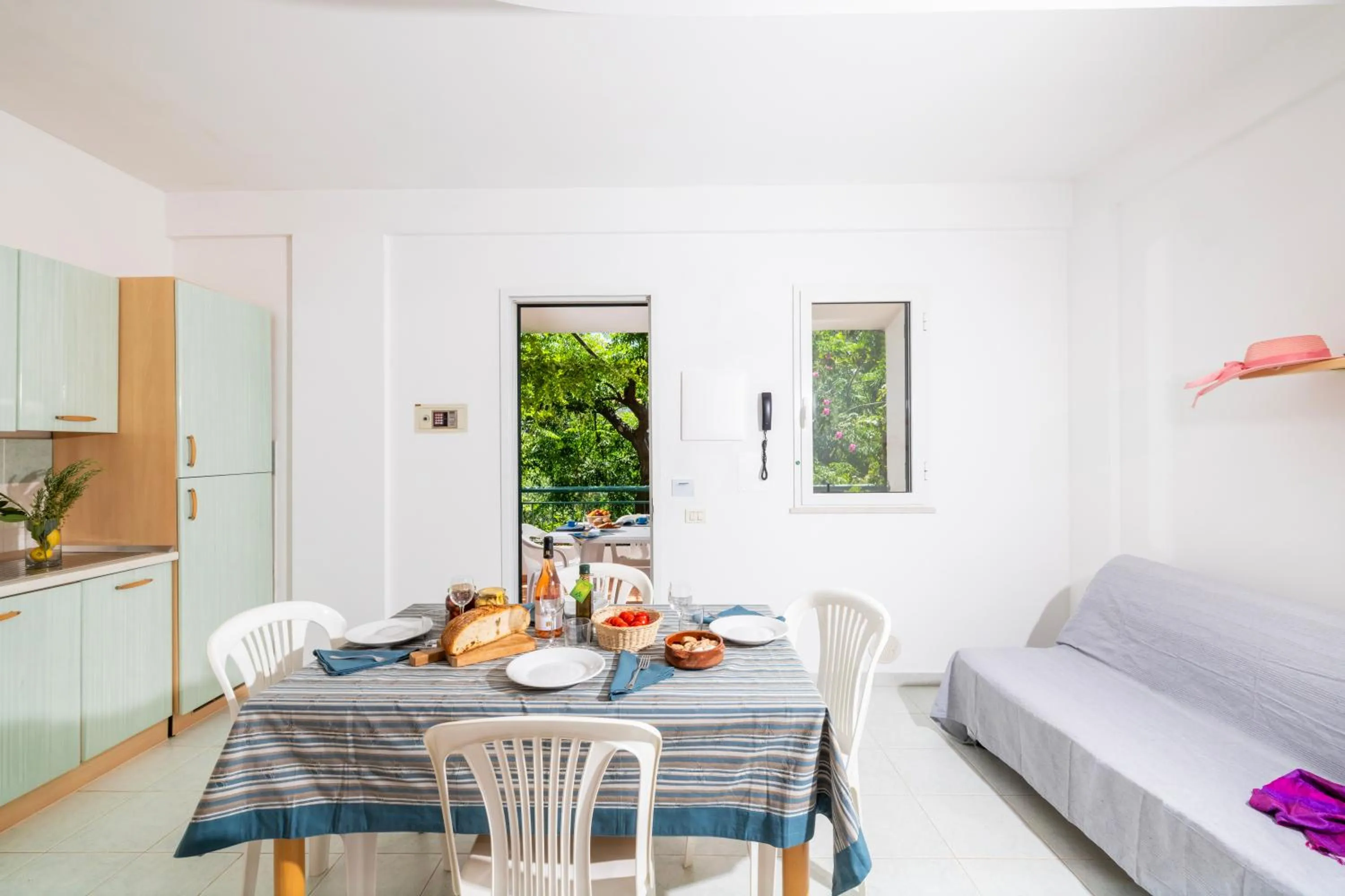 Living room in Baia Degli Aranci Suite & Apartments