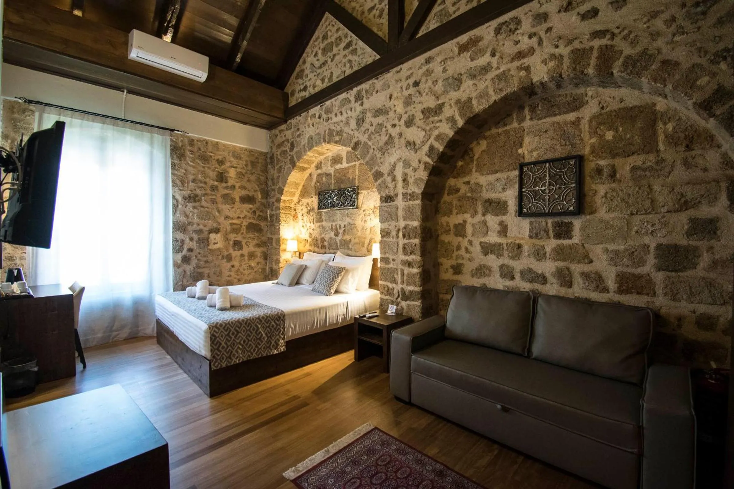 Photo of the whole room, Bed in D'Argento Boutique Rooms