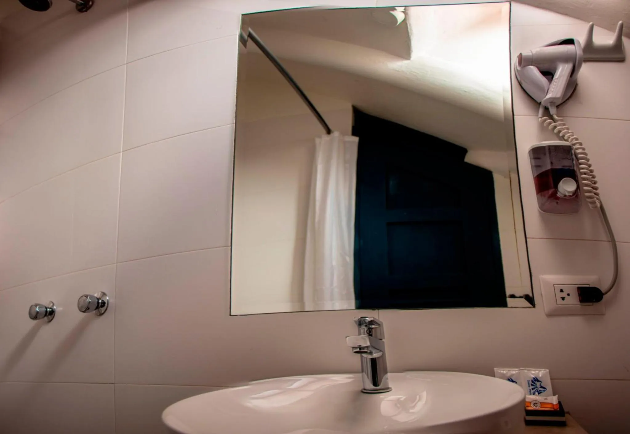 Bathroom in Nao Victoria Hostel