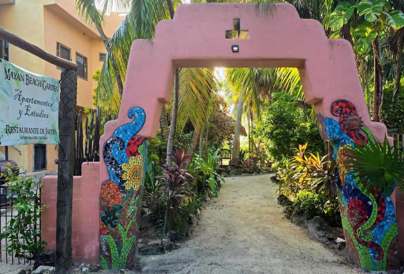 Garden in Mayan Beach Garden