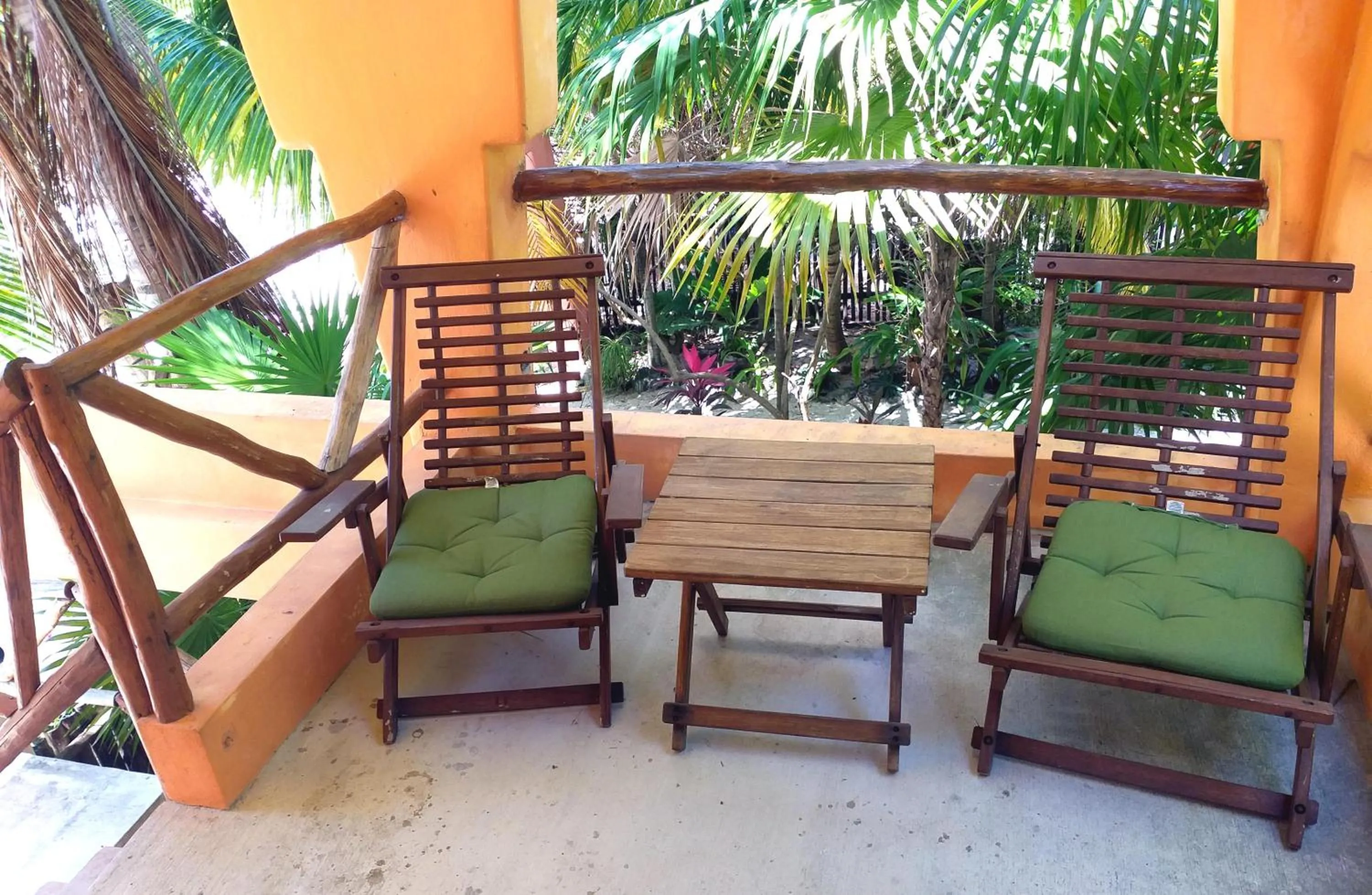 Patio in Mayan Beach Garden