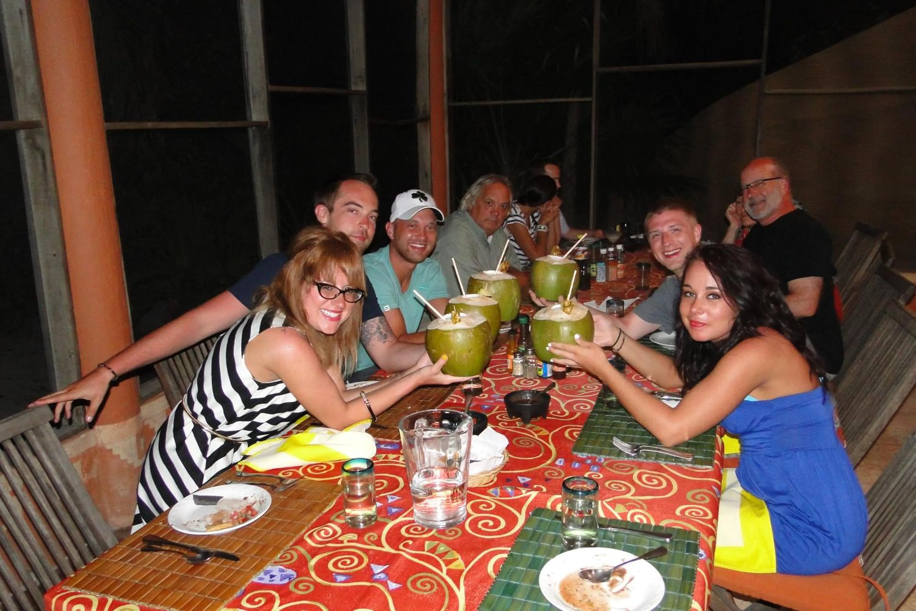 Restaurant/places to eat in Mayan Beach Garden