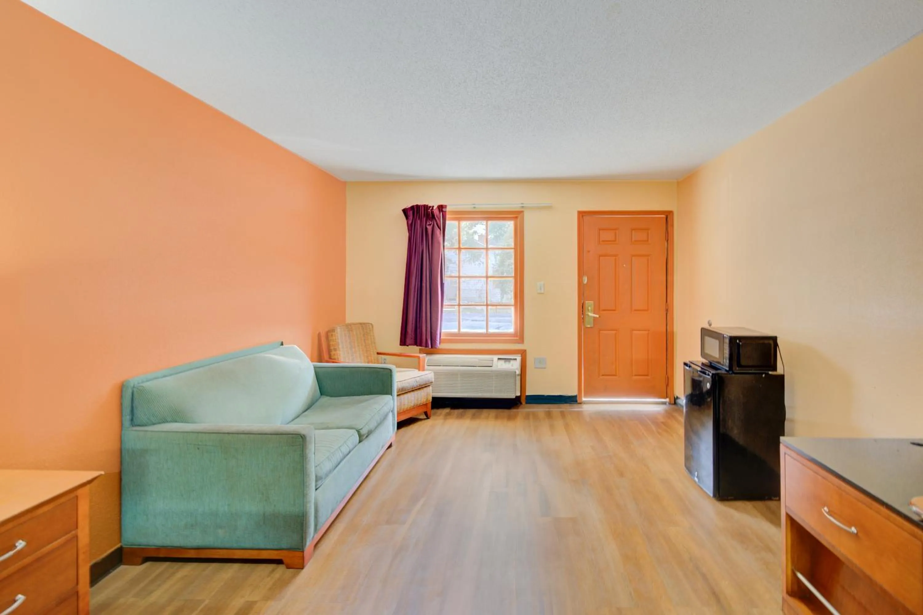 Bedroom in Hotel O Deluxe Inn Kingstree SC HWY 52