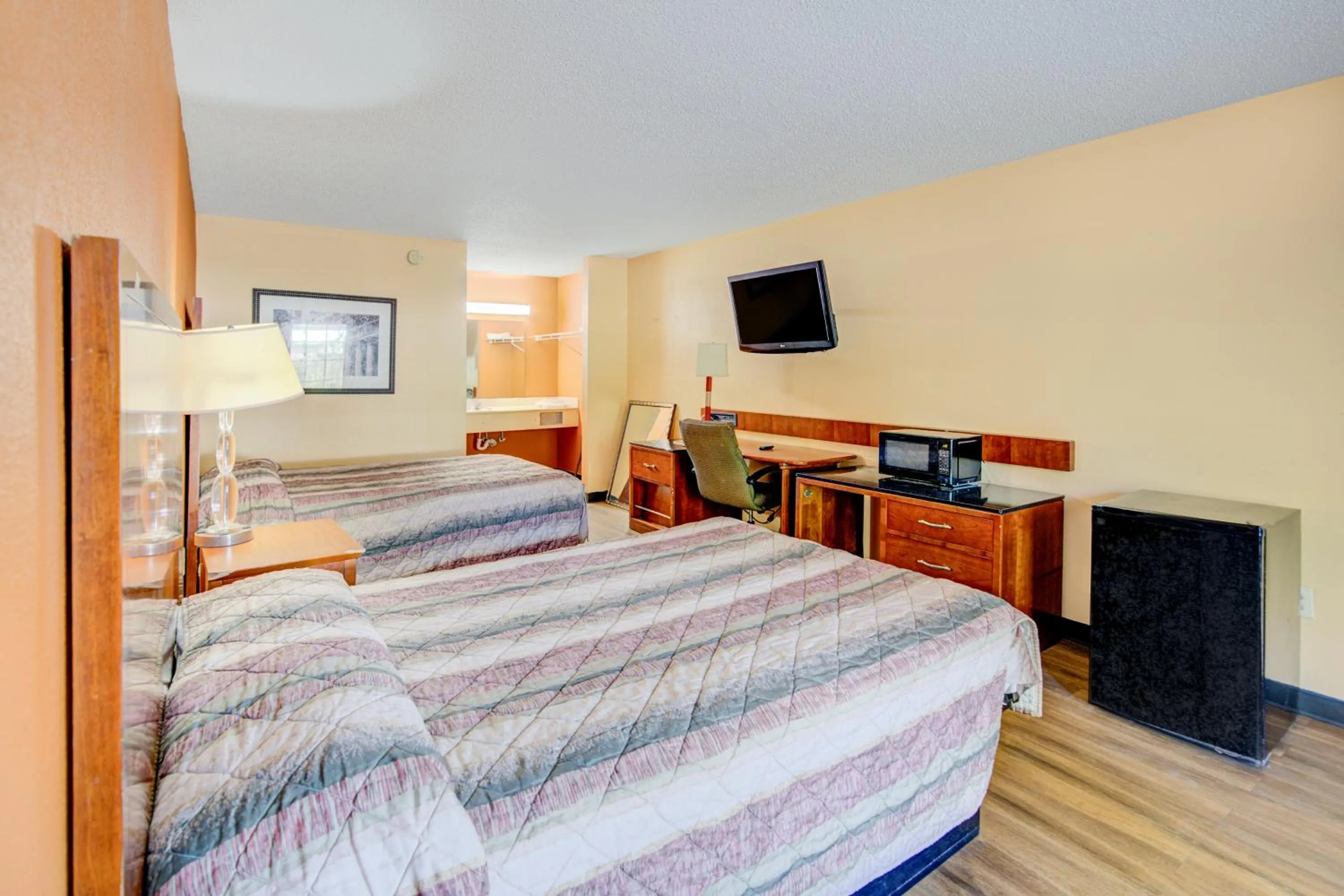 Bedroom, Bed in Hotel O Deluxe Inn Kingstree SC HWY 52