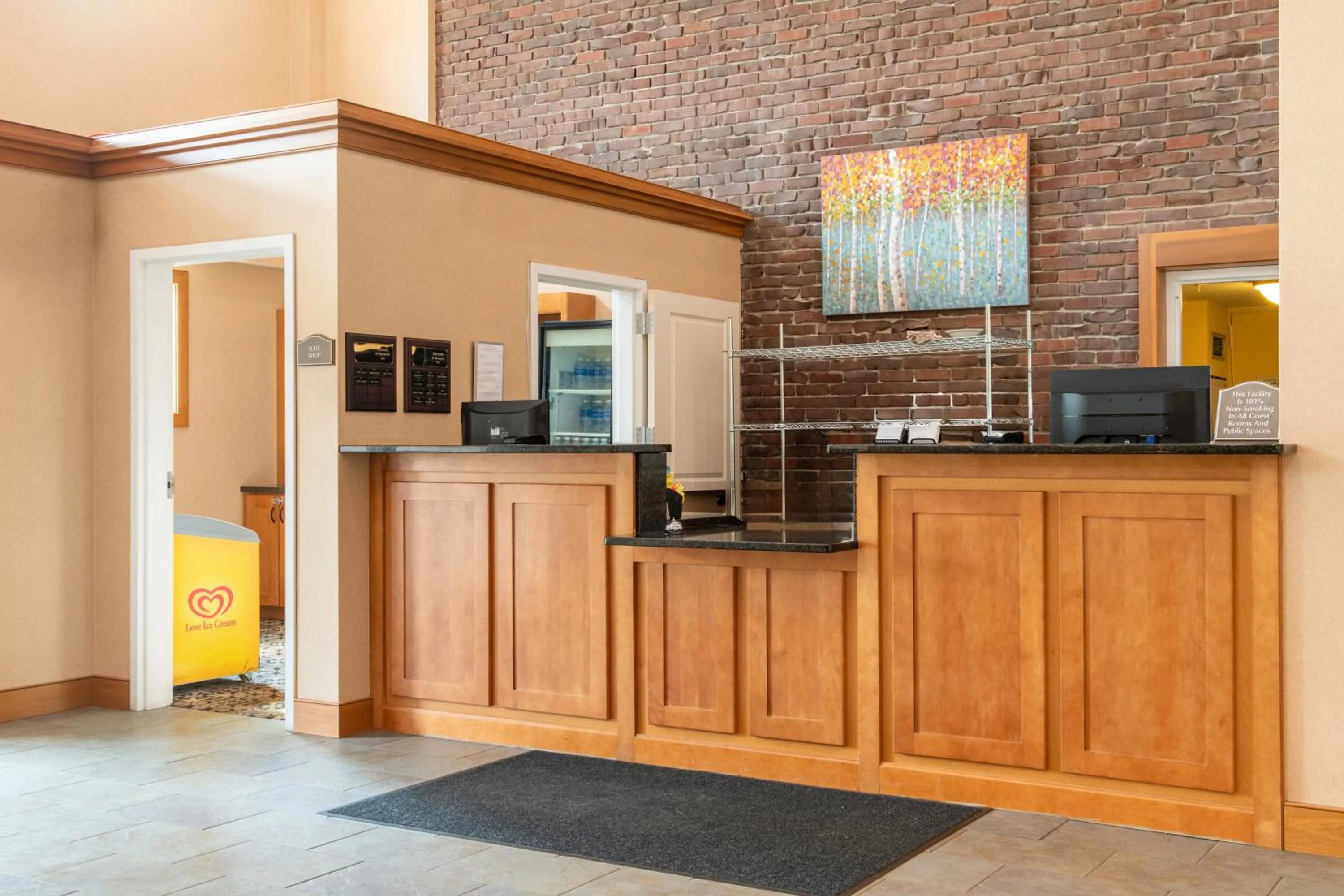 Lobby or reception in White River Inn & Suites