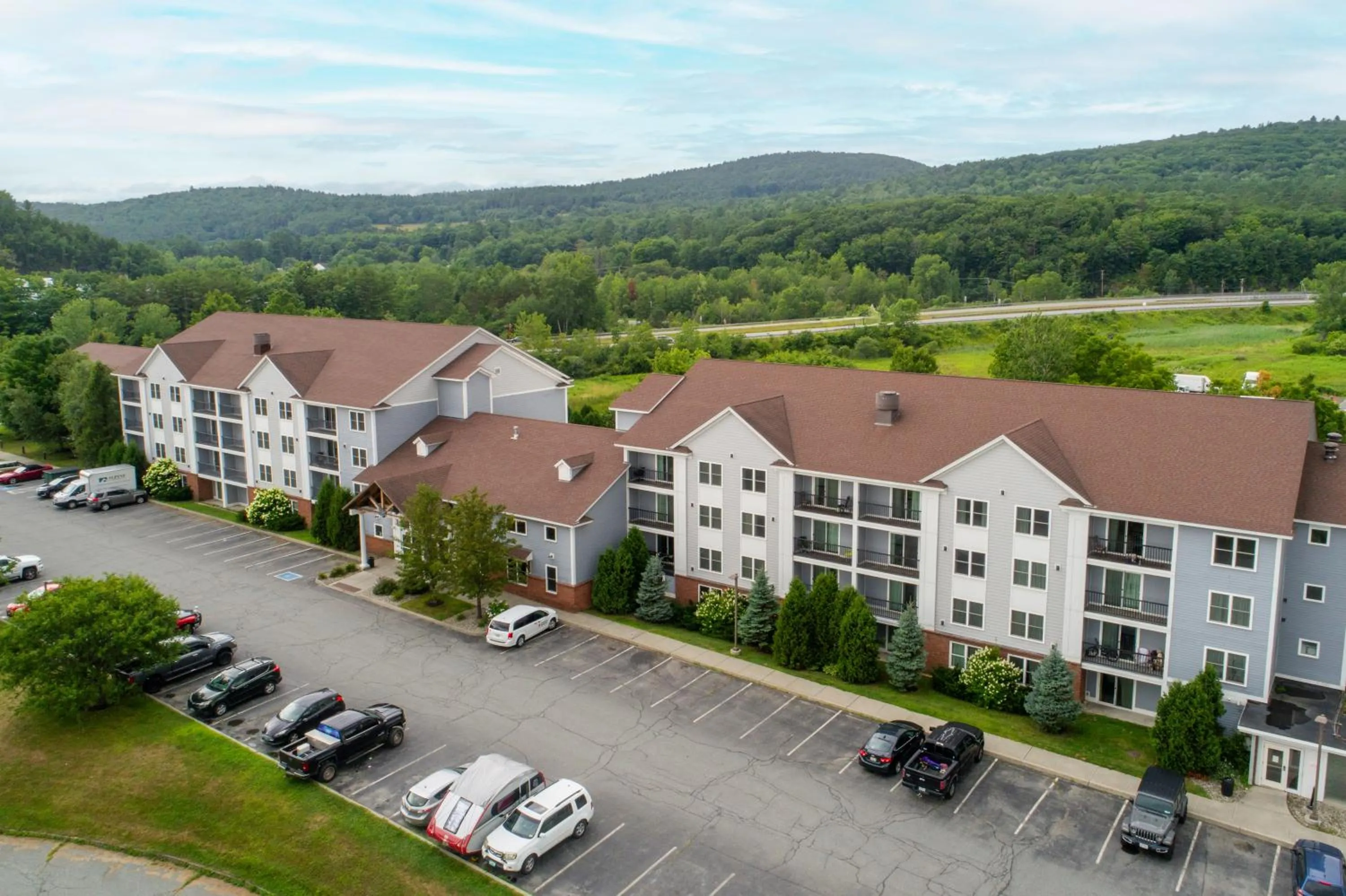 Property building in White River Inn & Suites