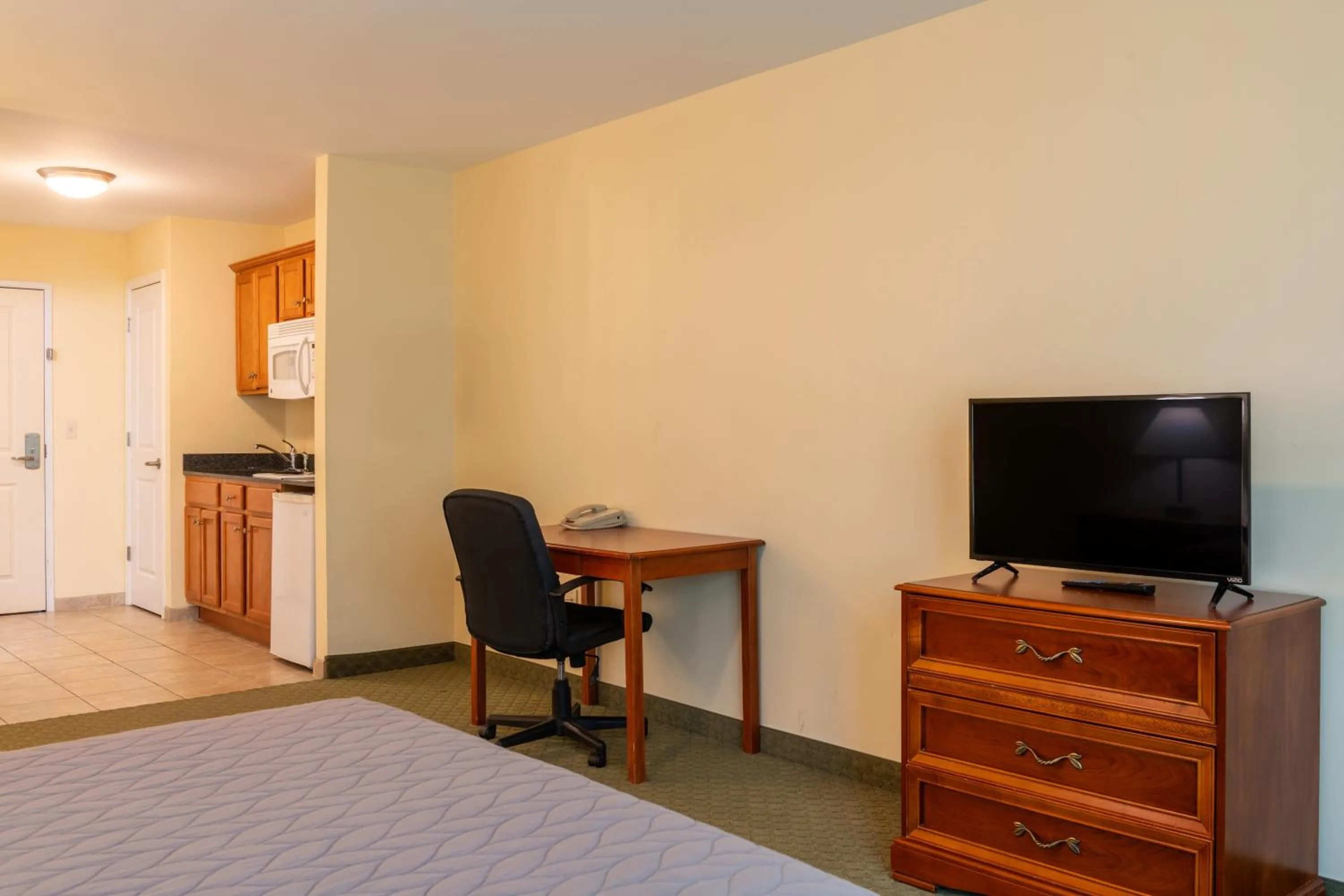 Photo of the whole room in White River Inn & Suites