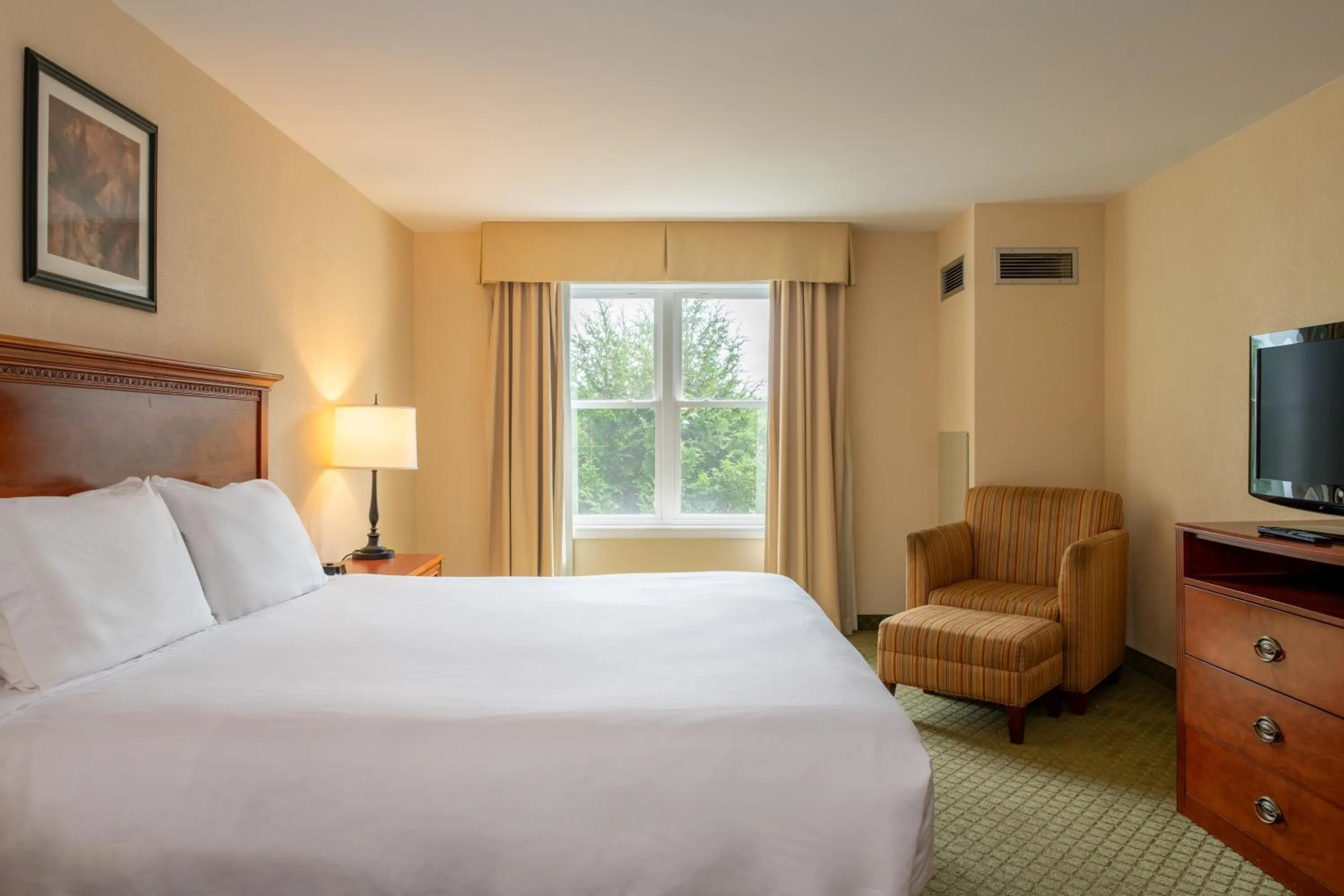 Bedroom, Bed in White River Inn & Suites