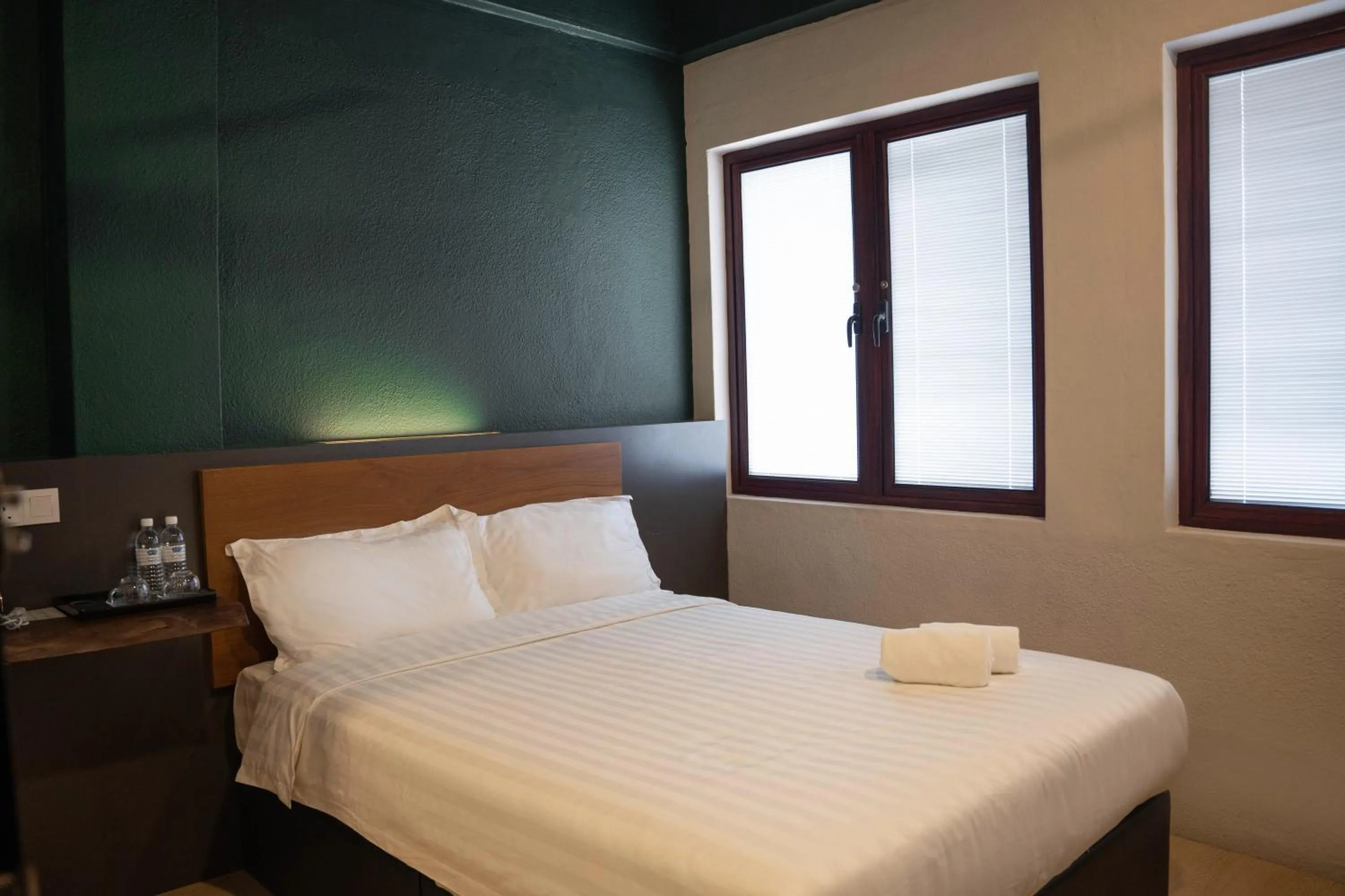 Bed in Room V Jalan Sultanah Near Bus Stop Batu Pahat