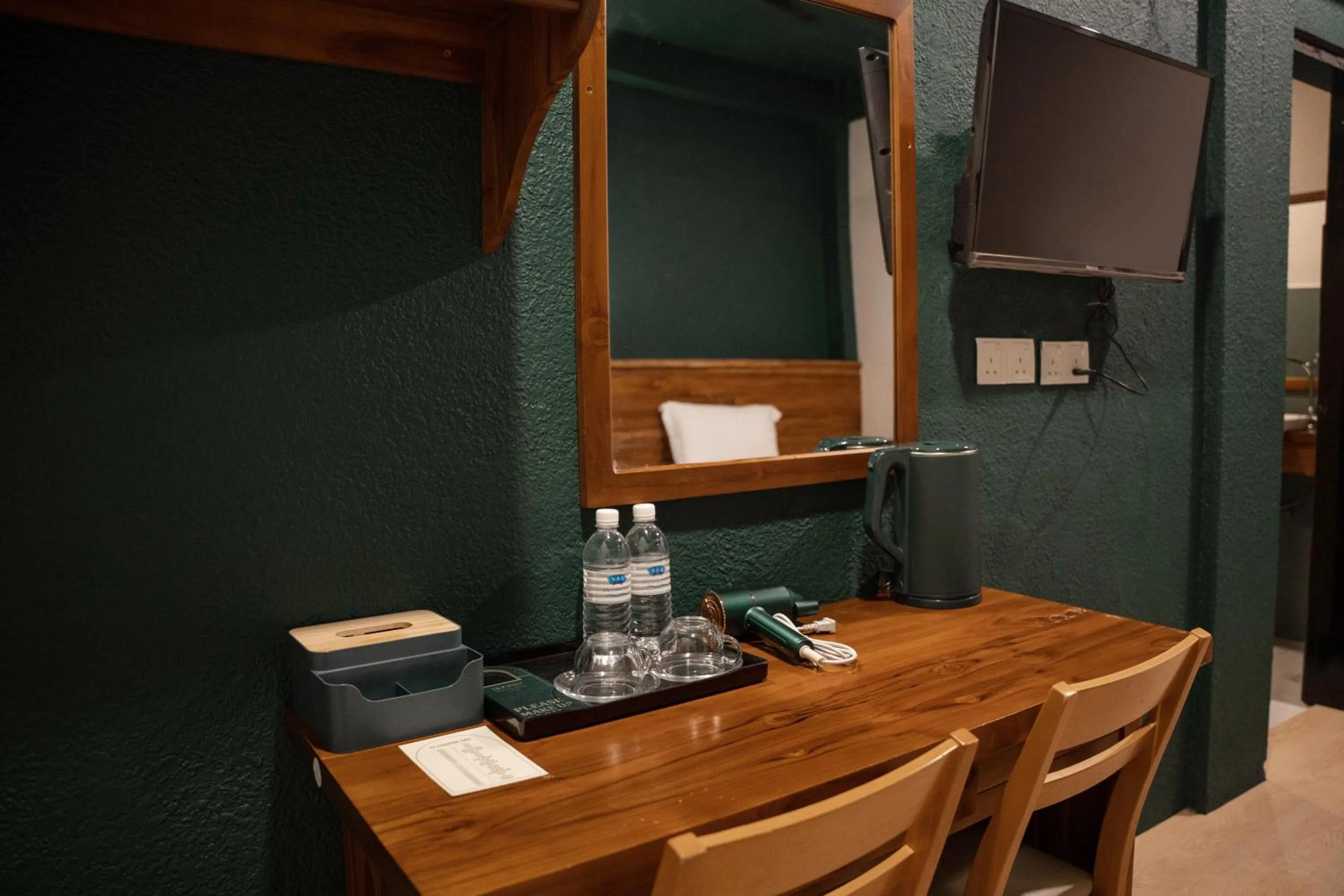 hair dresser in Room V Jalan Sultanah Near Bus Stop Batu Pahat