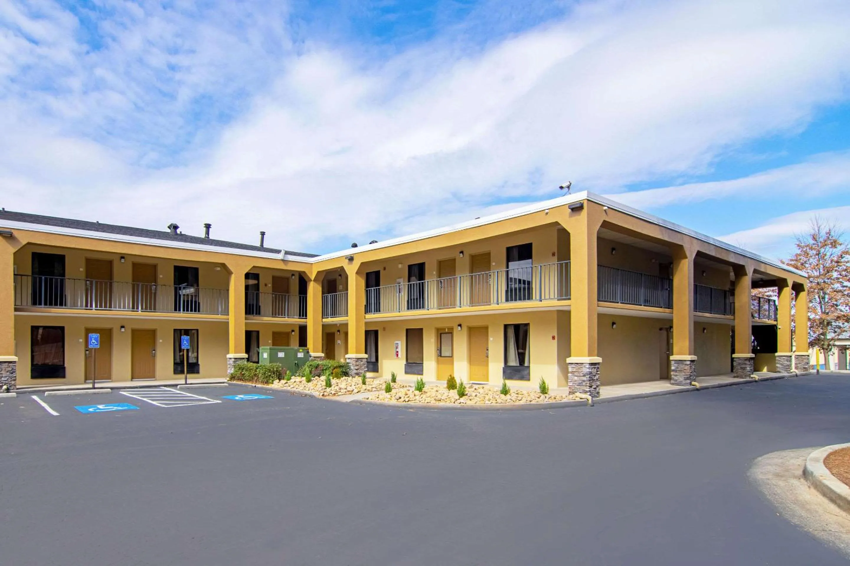 Property building in Quality Inn Villa Rica