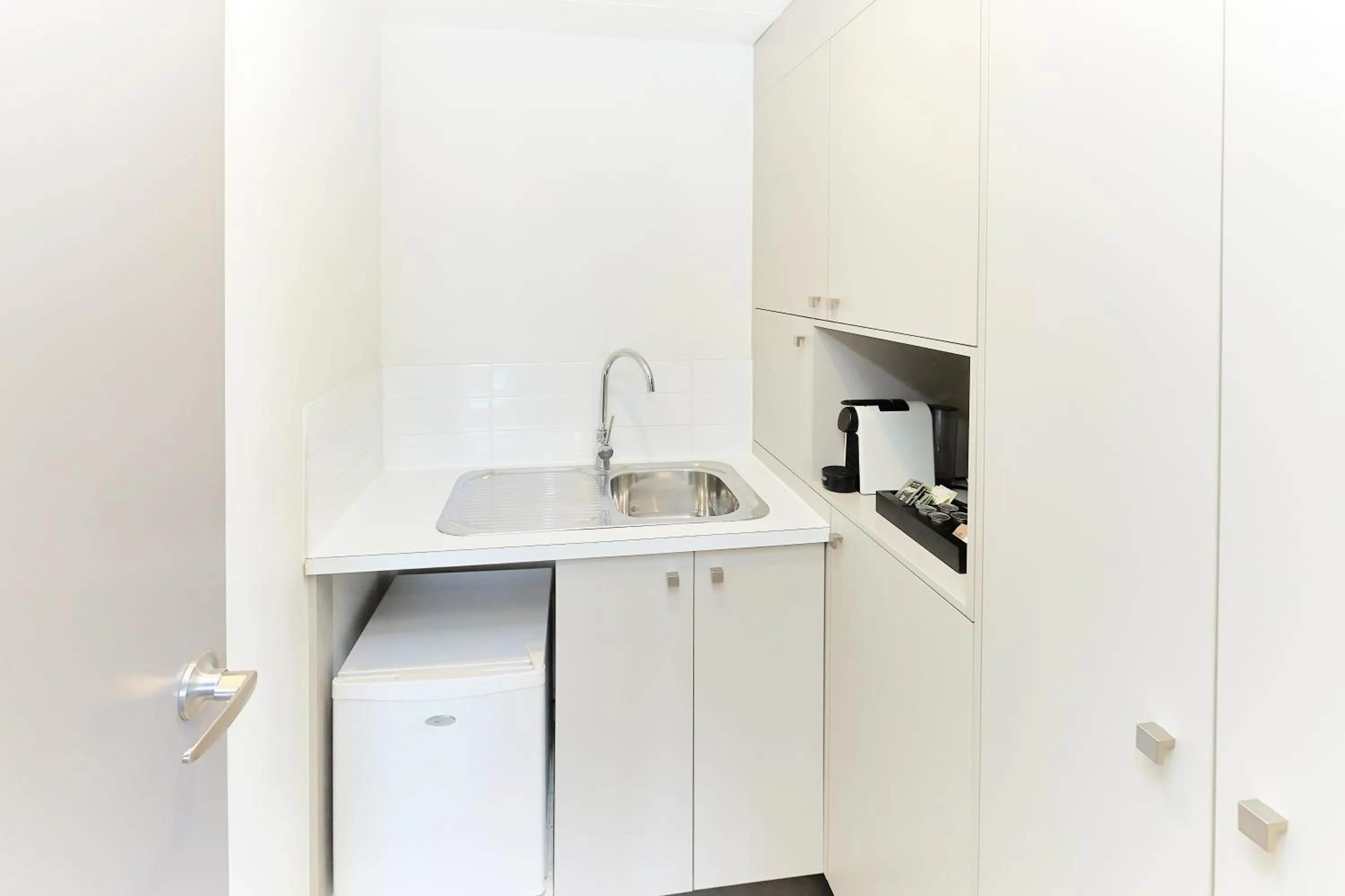 Bathroom in Central Studio Hotel Sydney