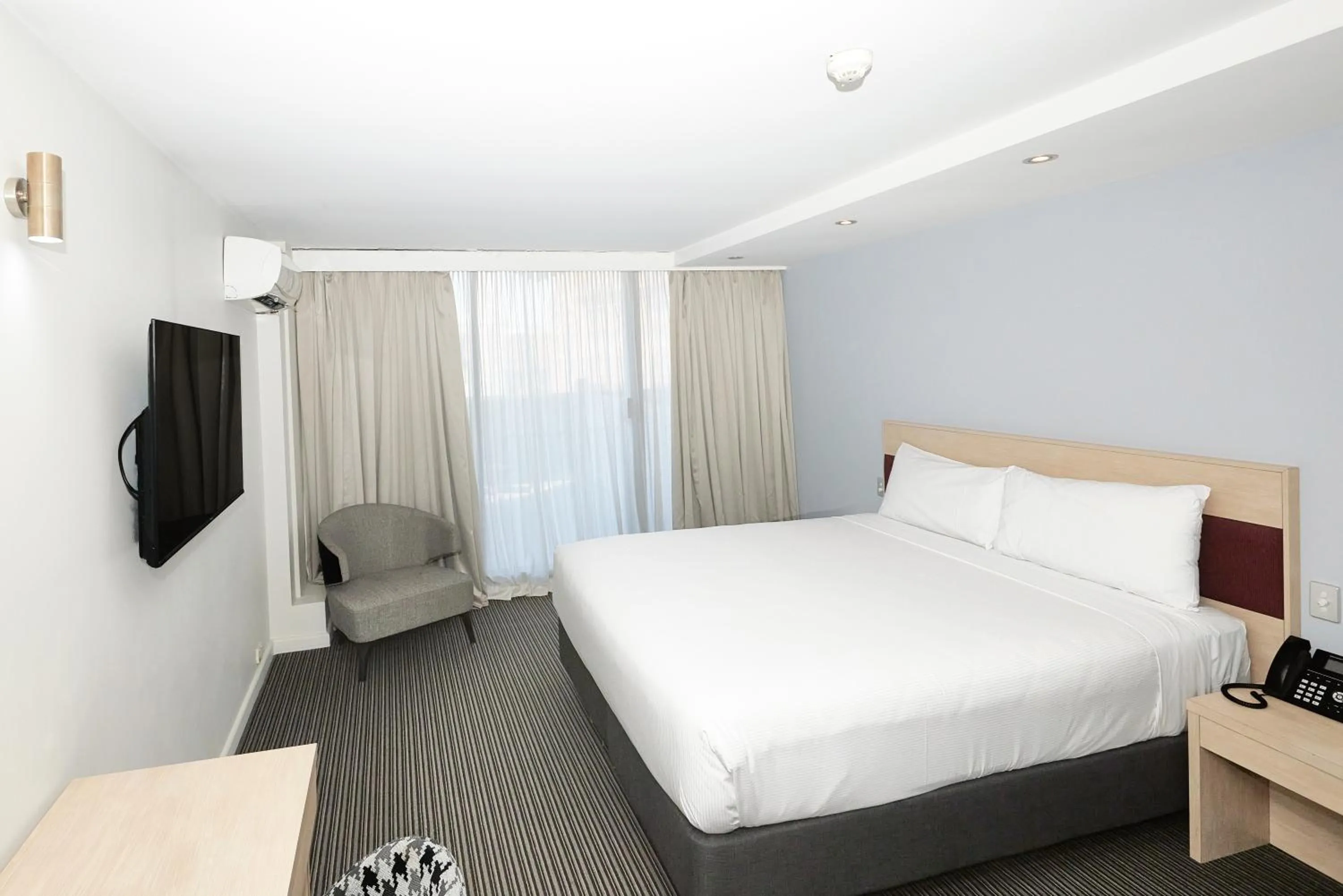 Bedroom, Bed in Central Studio Hotel Sydney