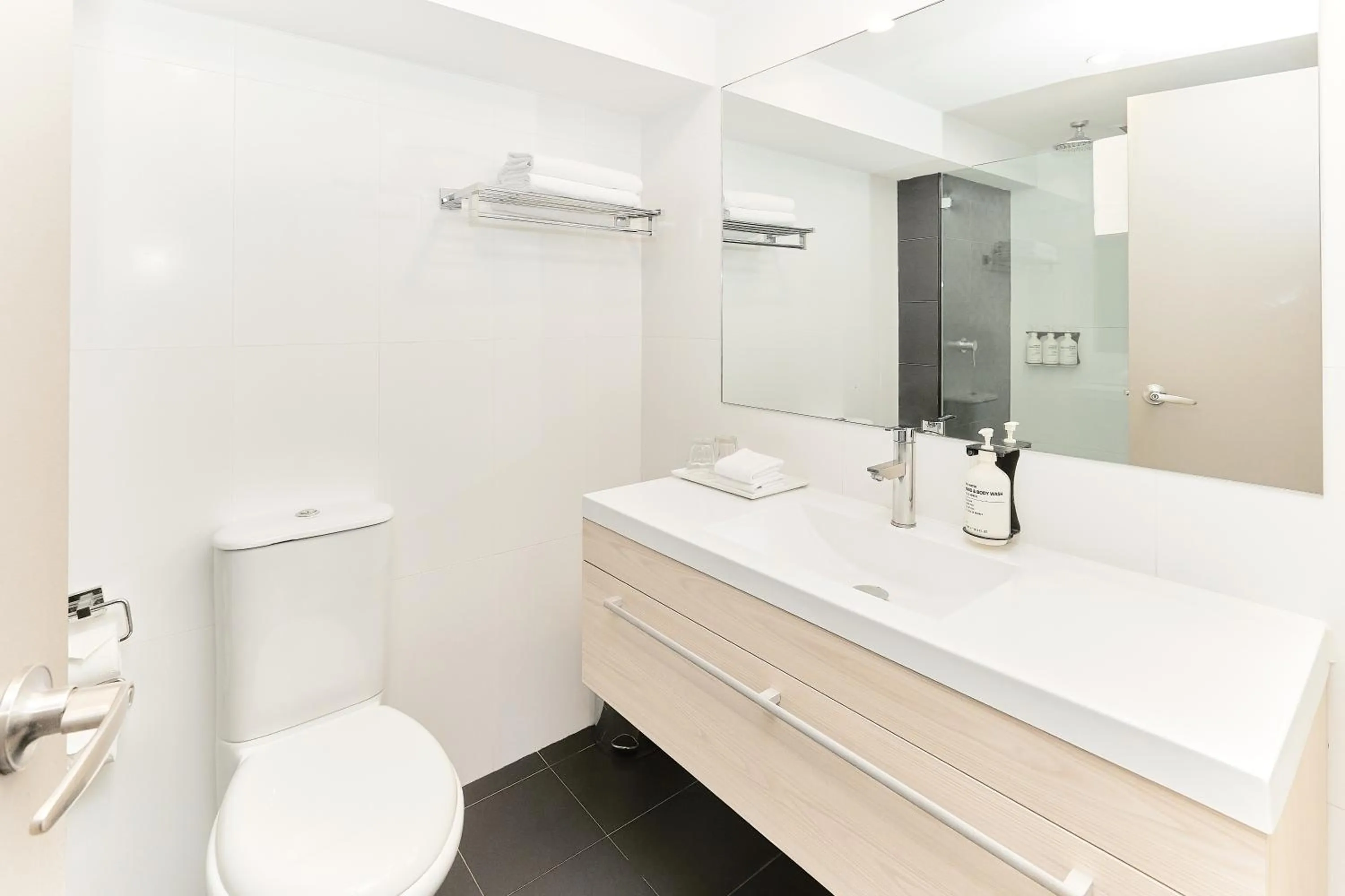 Bathroom in Central Studio Hotel Sydney