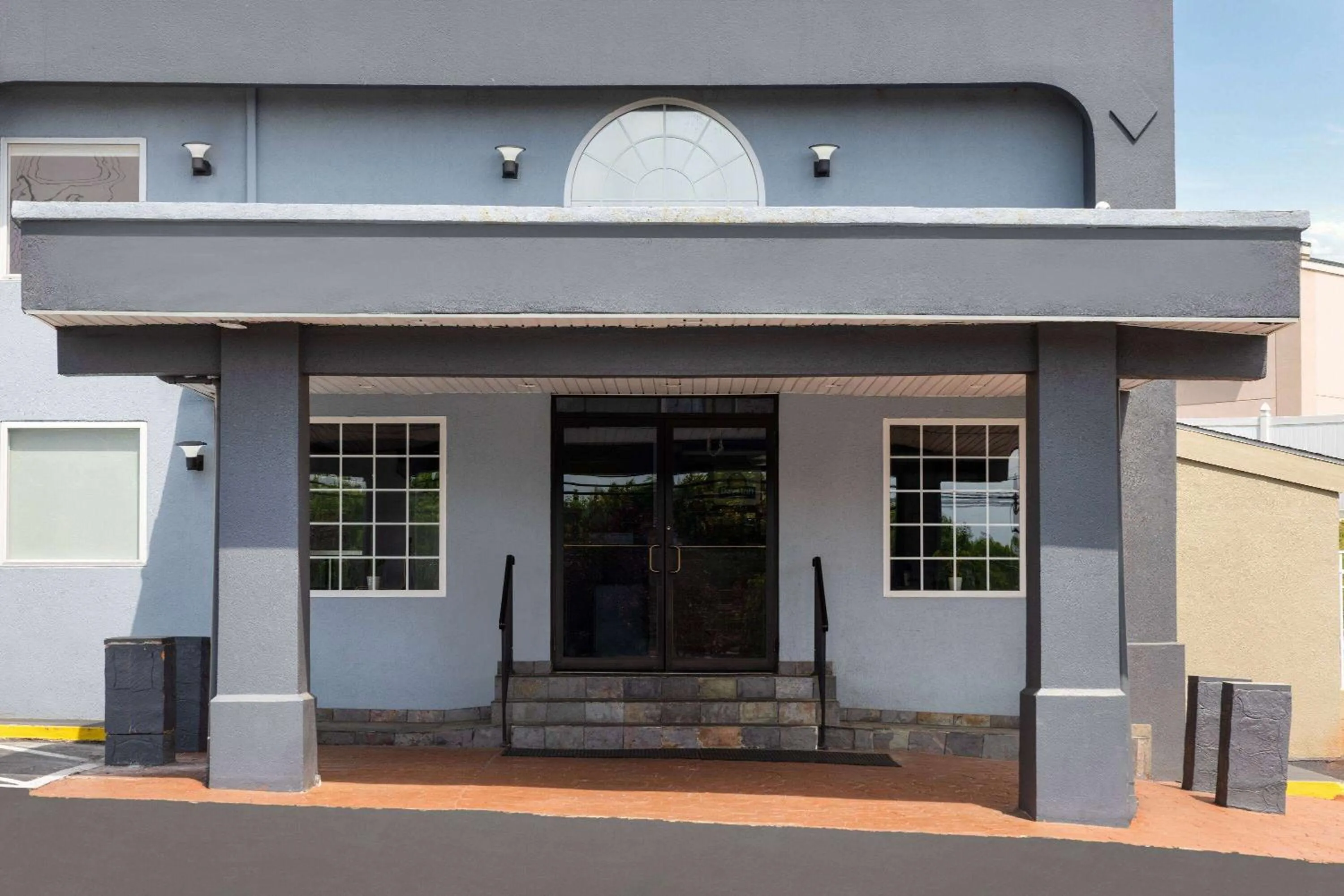 Property building in Days Inn by Wyndham Aberdeen