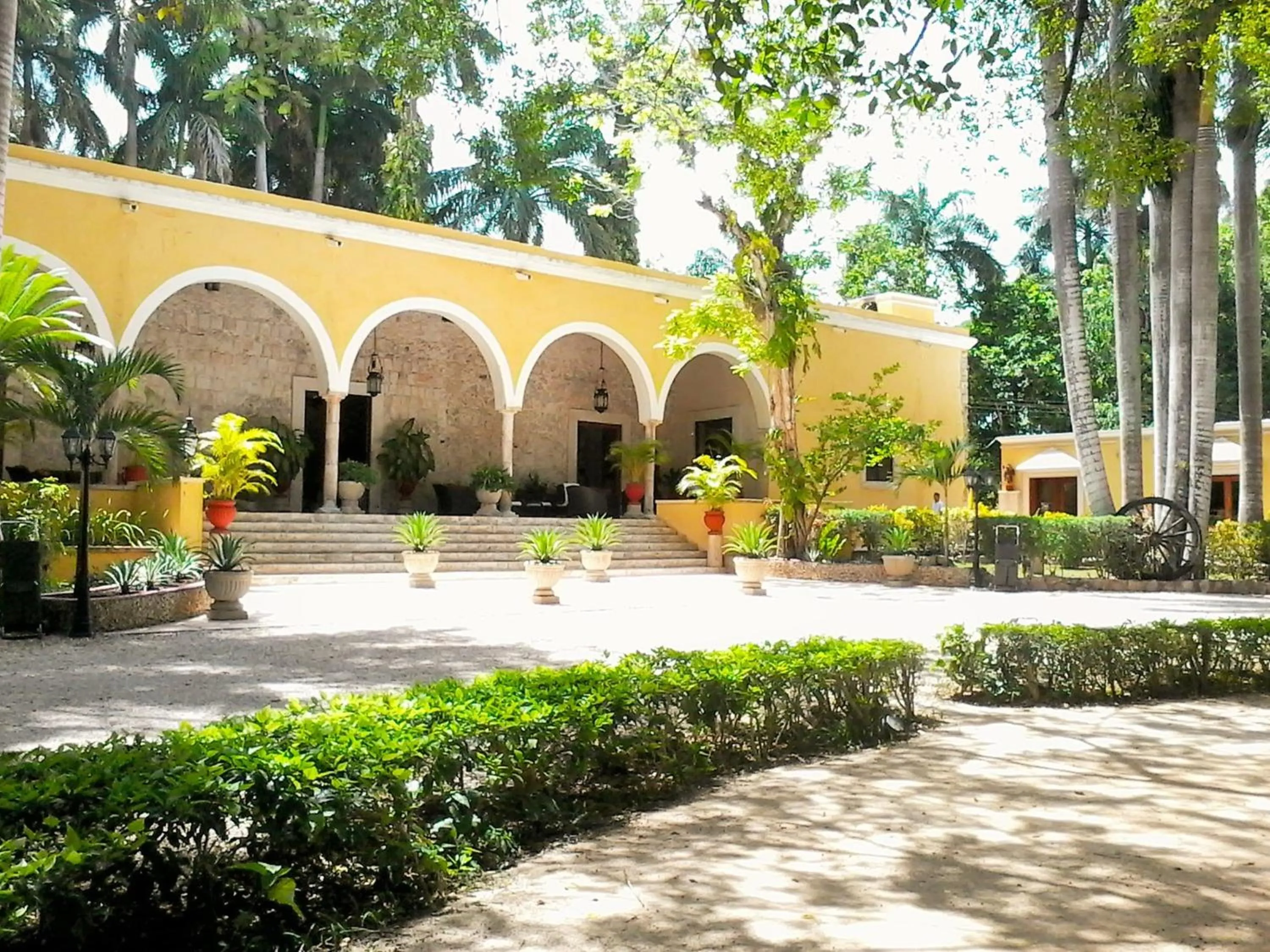 Patio in Hacienda Chichen Resort and Yaxkin Spa
