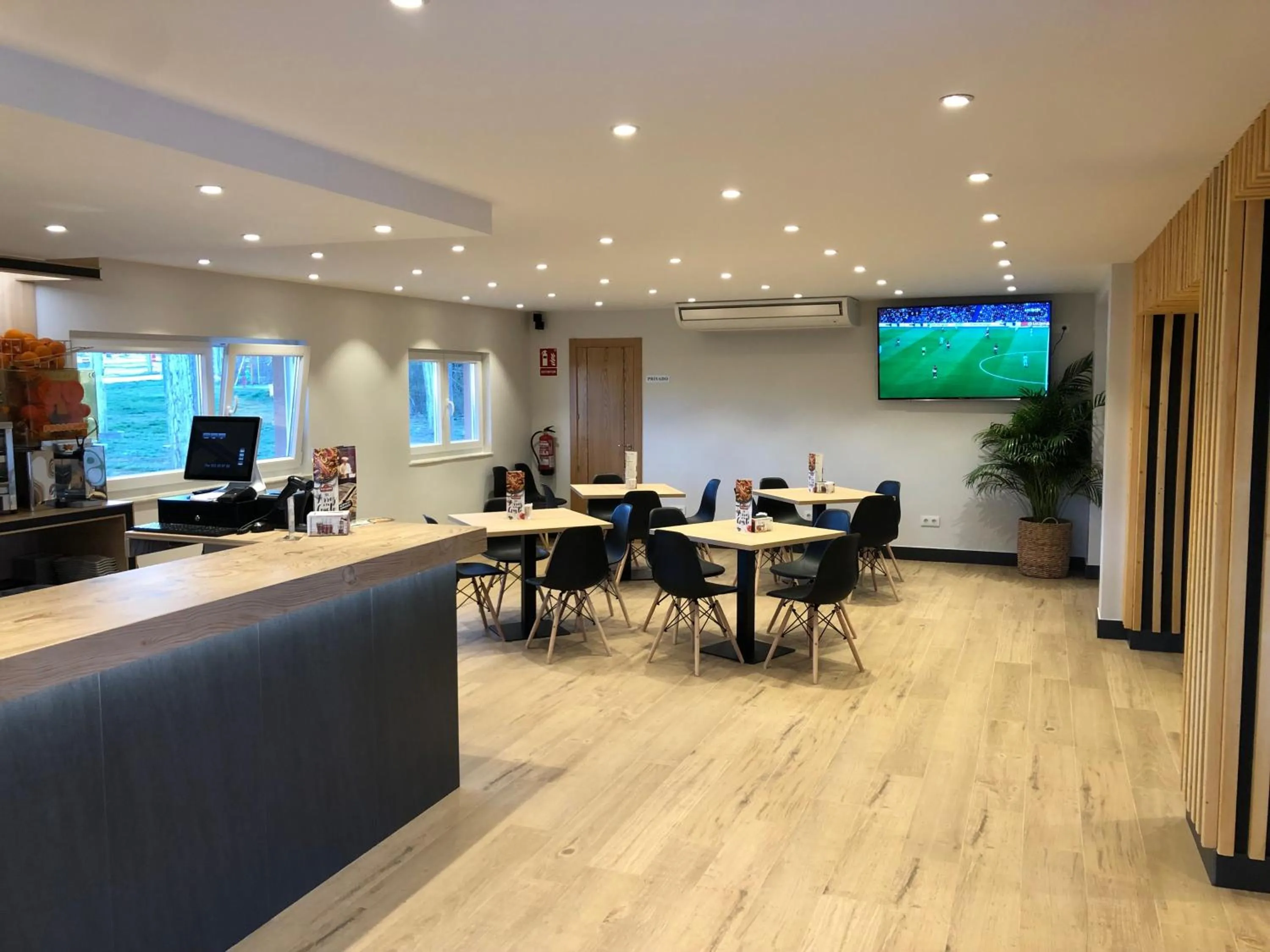 Lounge or bar in Bungalows y Mobil Homes Camping Regio