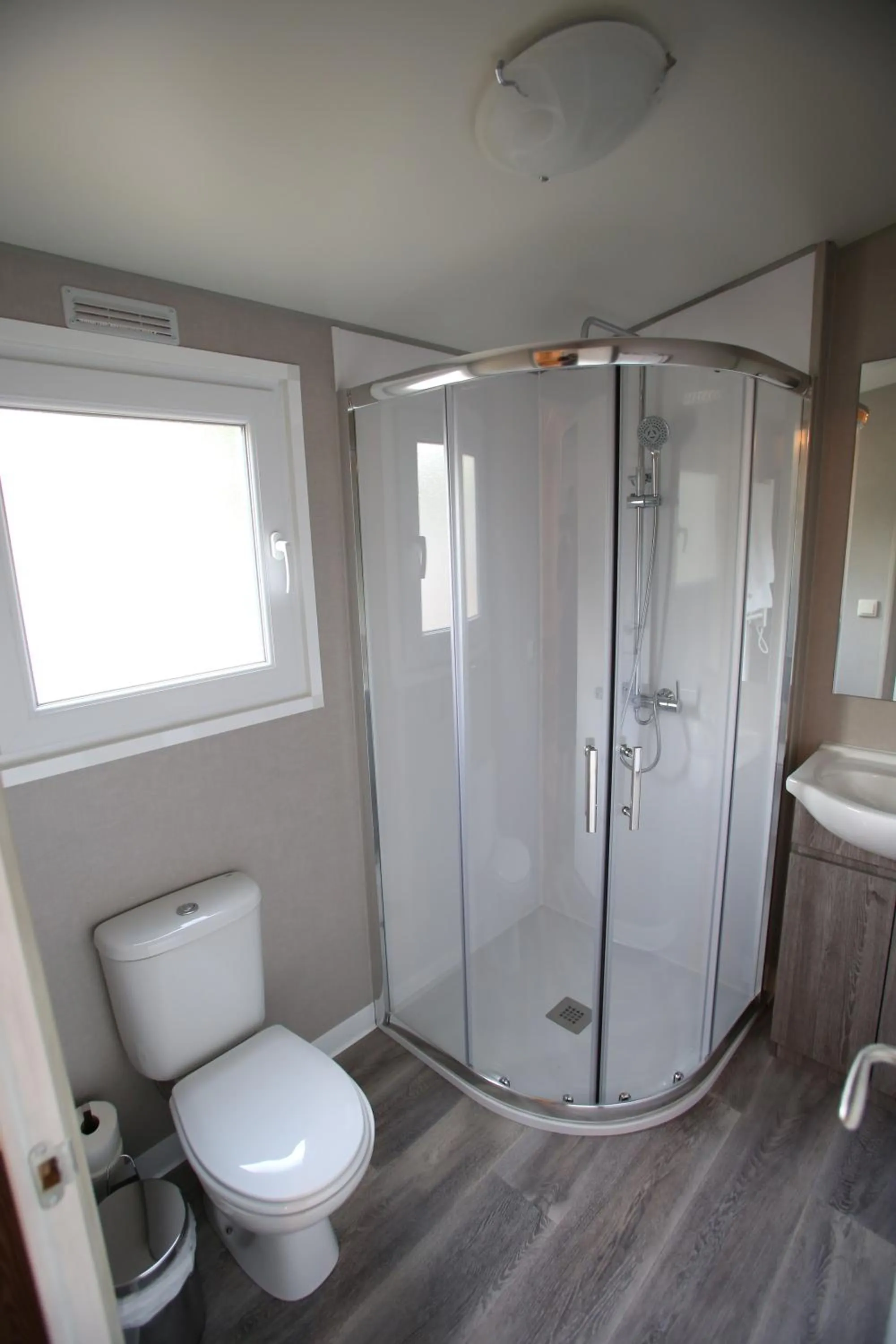 Bathroom in Bungalows y Mobil Homes Camping Regio