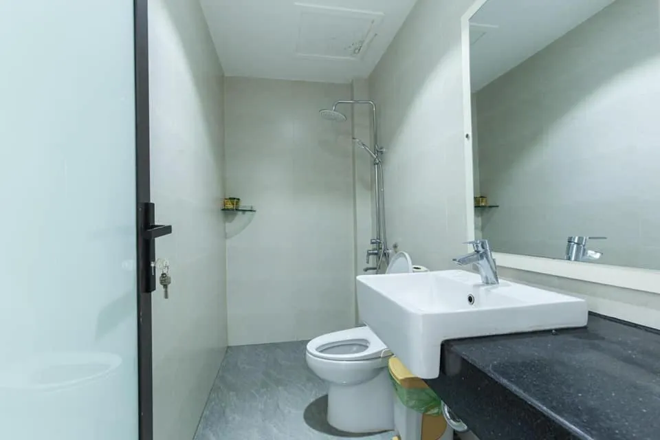 Shower in Soleil House