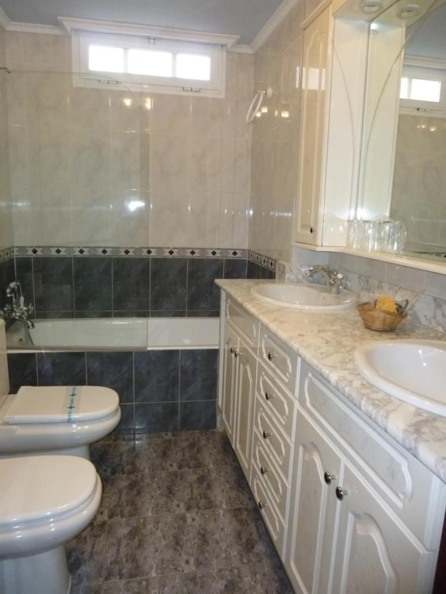 Shower in Hostal Ciudad de Nájera