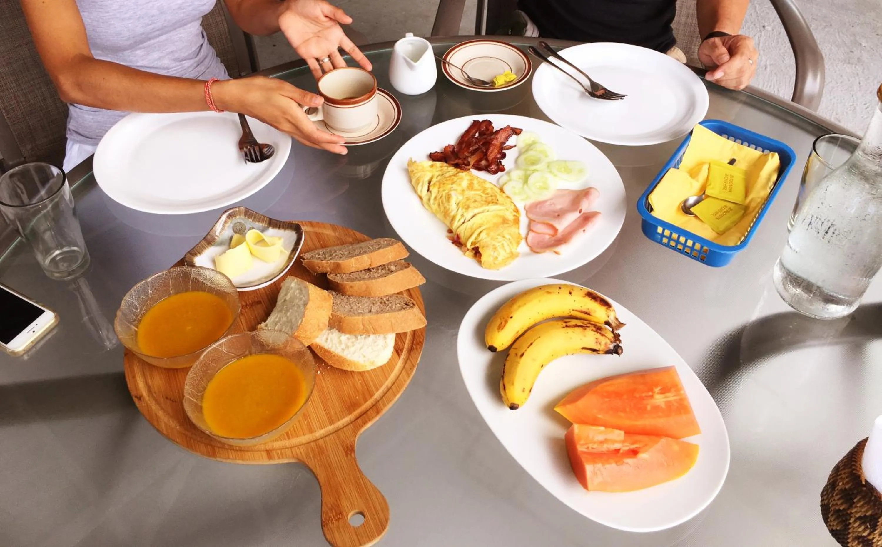 Breakfast in Victoria's Bed & Breakfast