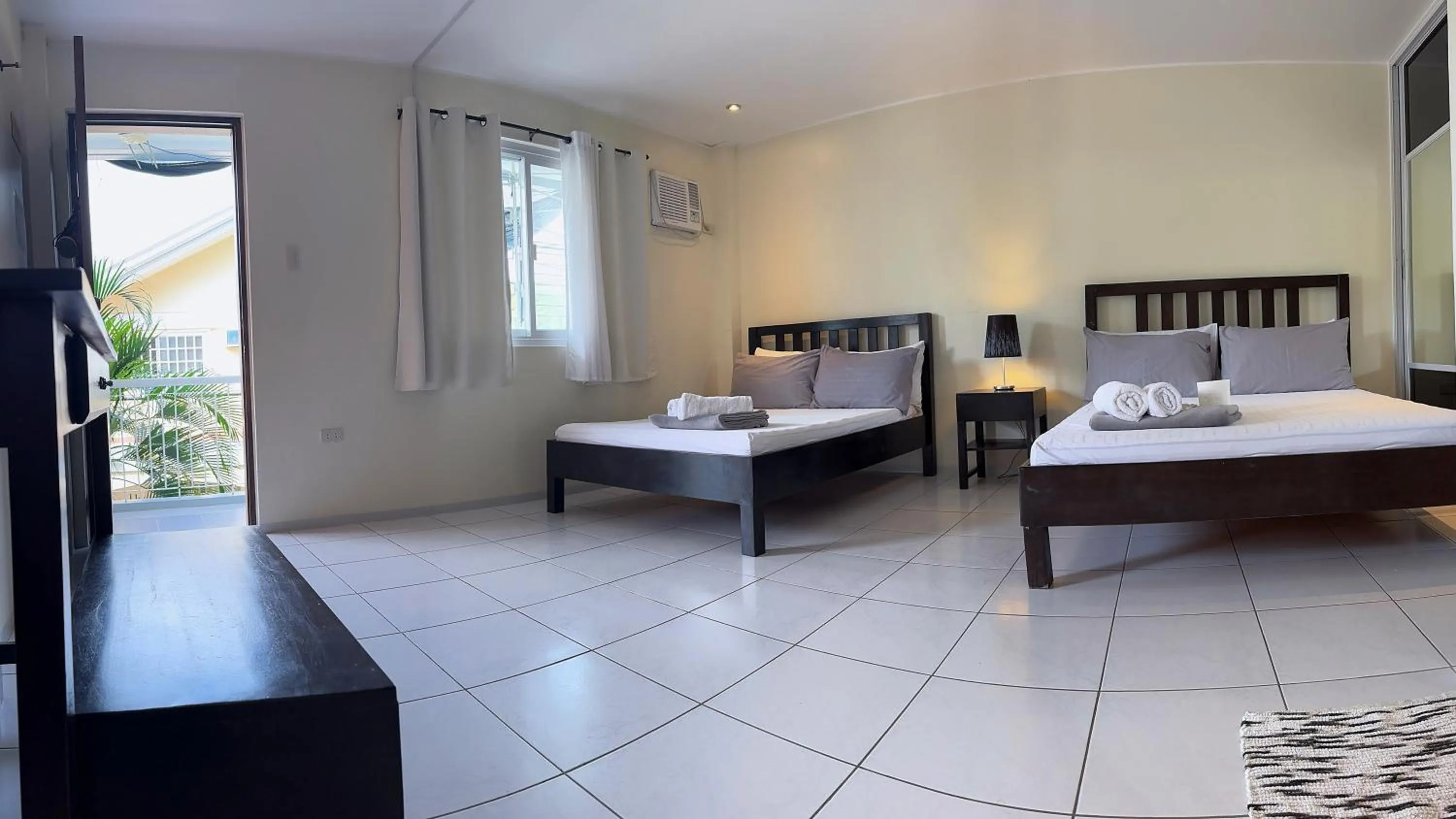 Bed in Victoria's Bed & Breakfast