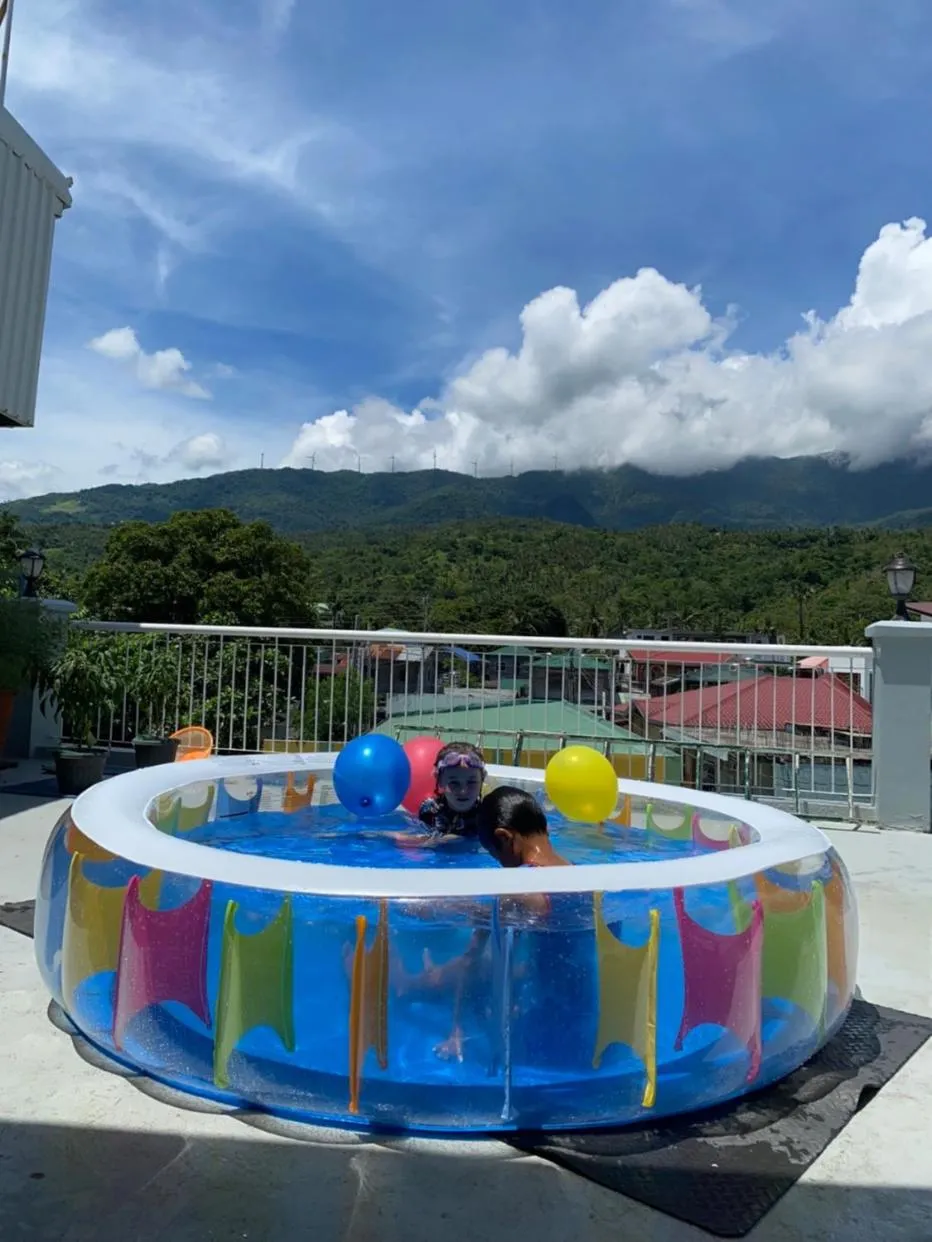 Mountain view in Victoria's Bed & Breakfast