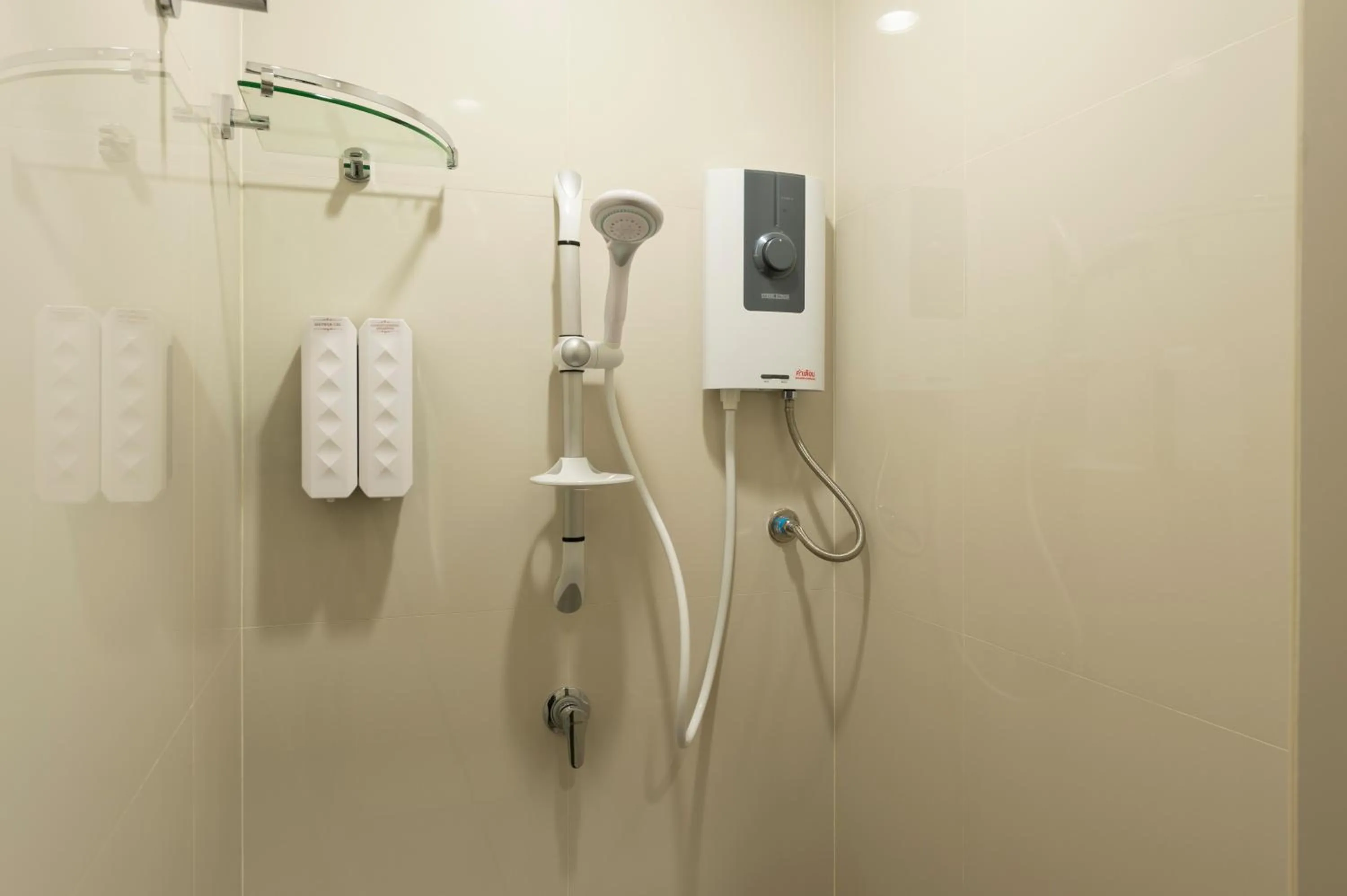 Bathroom in Bangkok Oasis Hotel