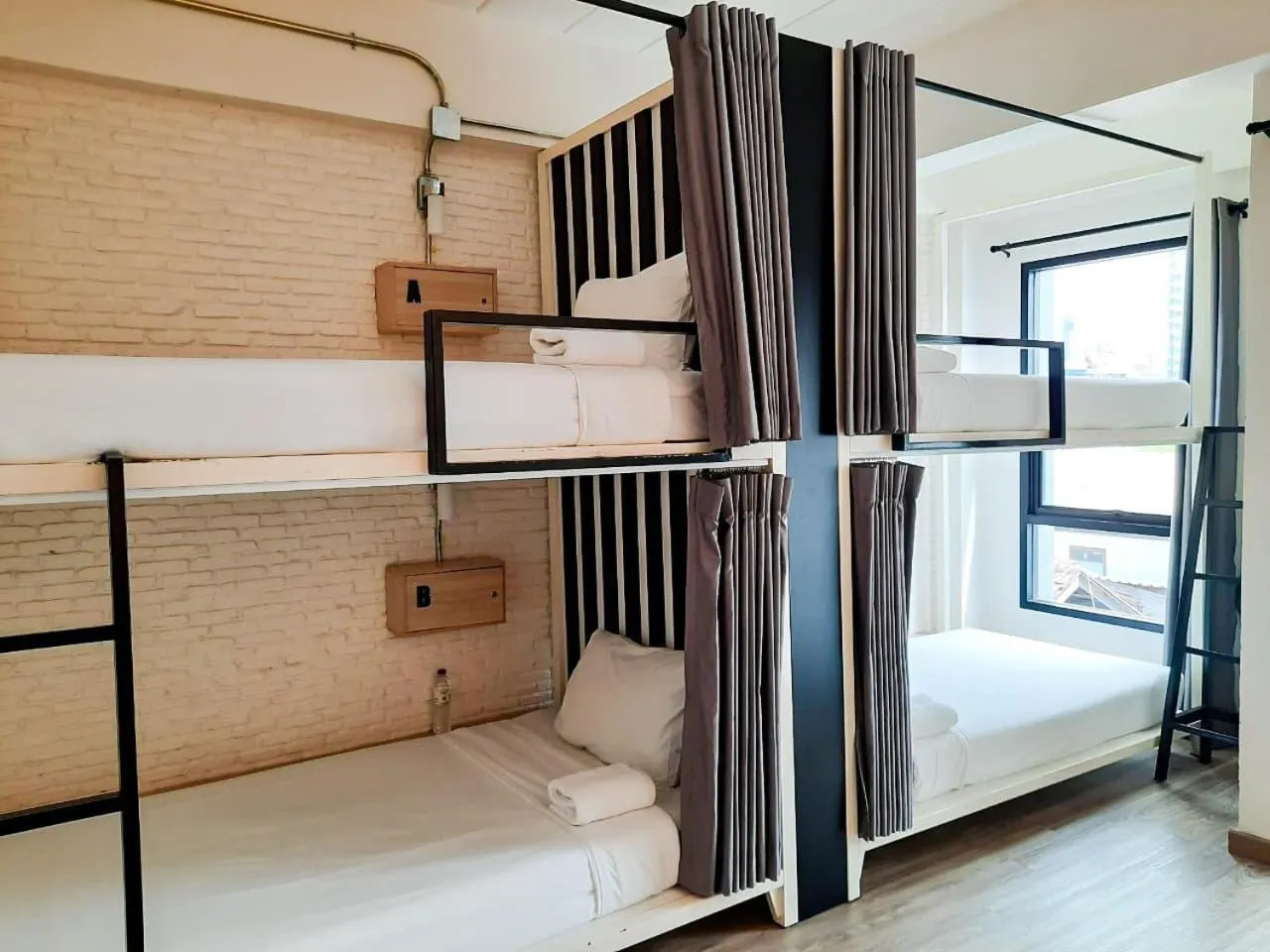 Bed in Bangkok Oasis Hotel