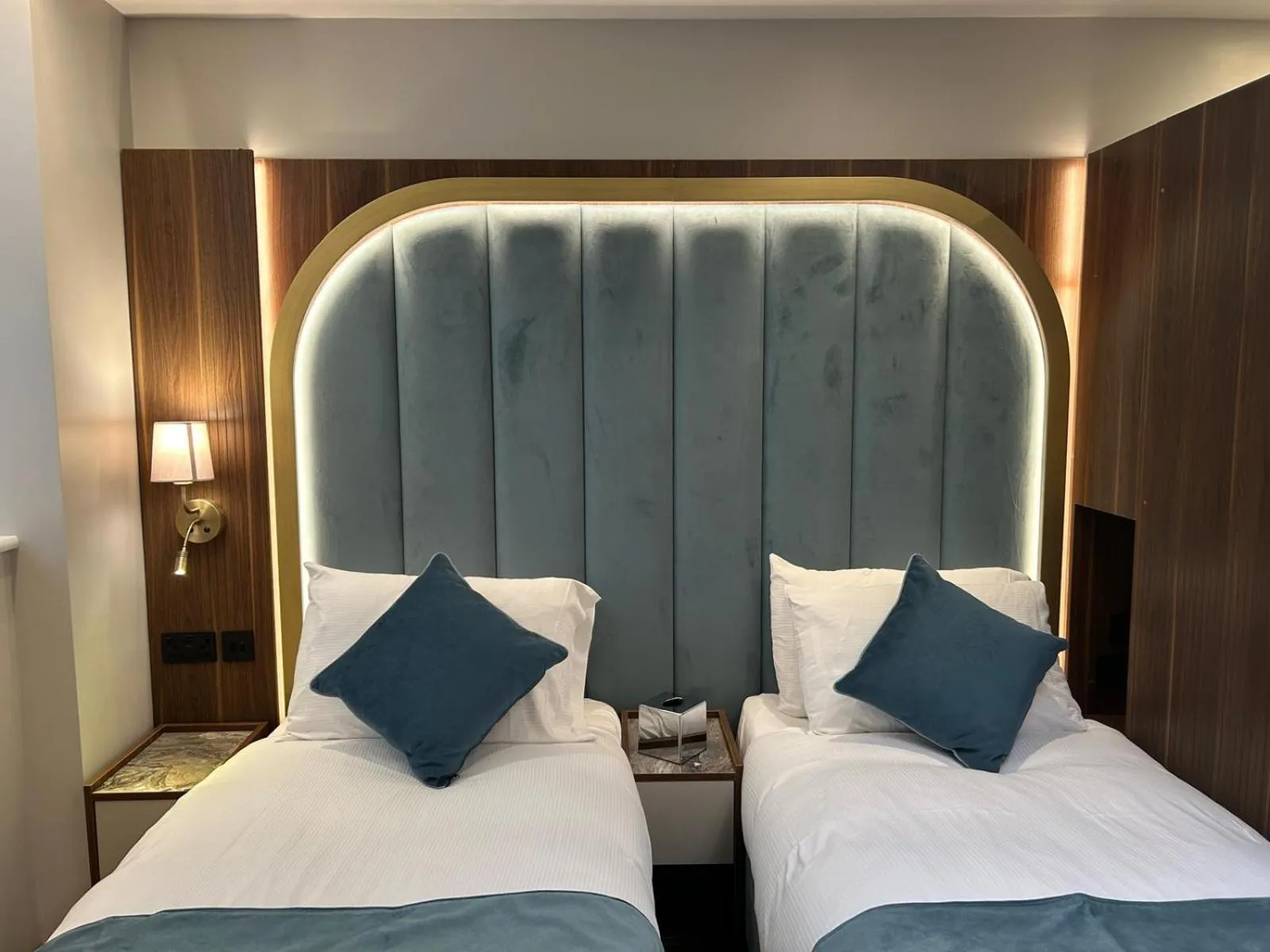 Bedroom, Bed in St Mark's - Merit Hotels