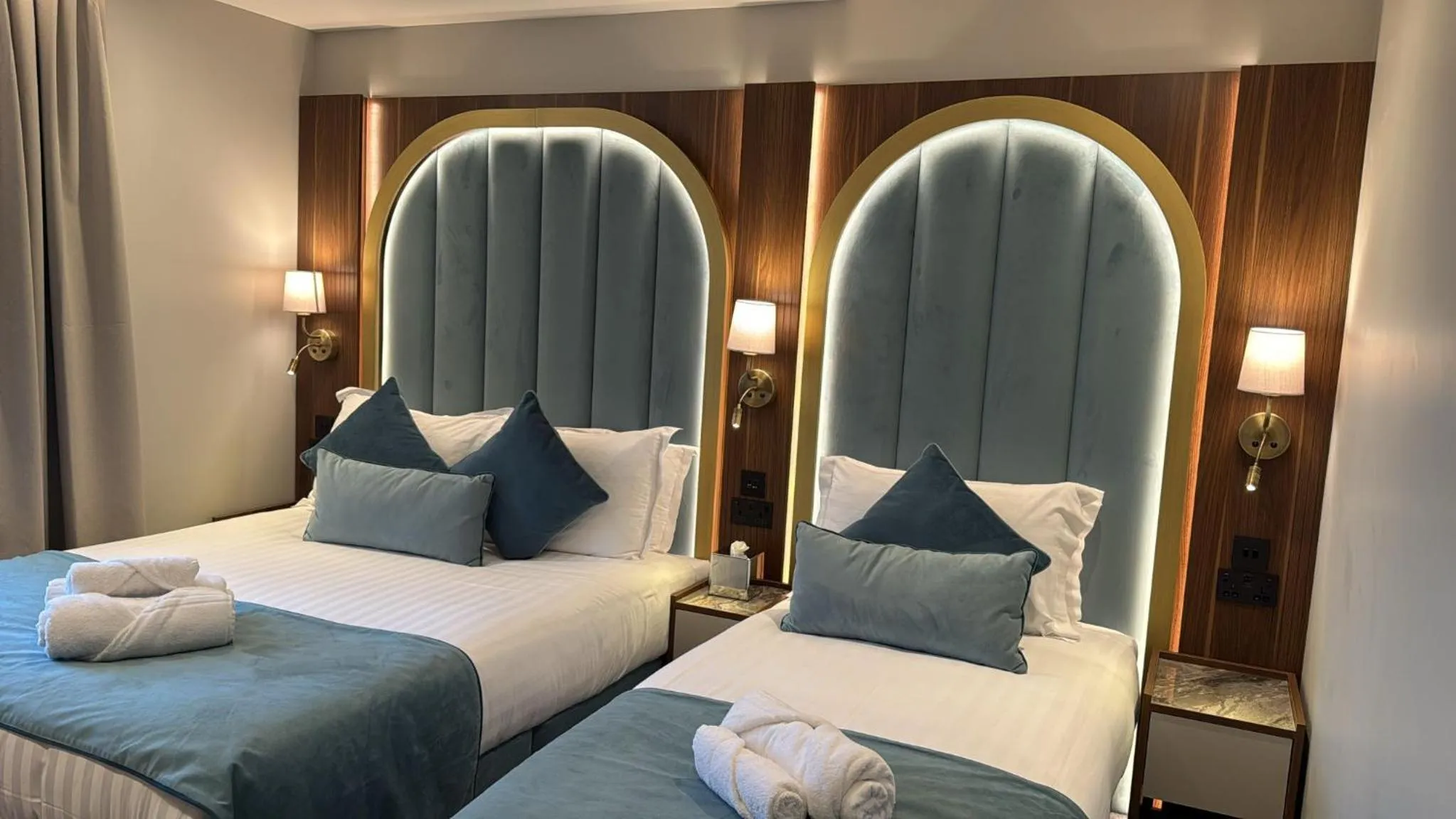 Bedroom, Bed in St Mark's - Merit Hotels