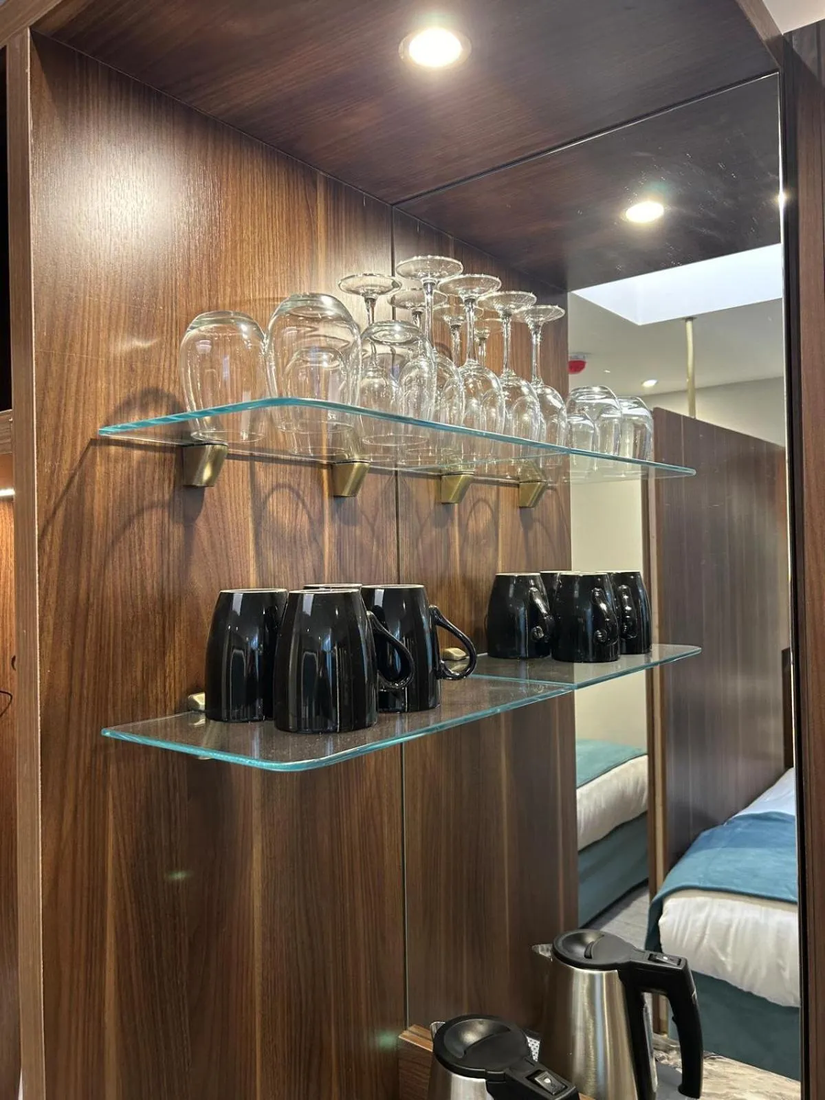 Coffee/tea facilities in St Mark's - Merit Hotels