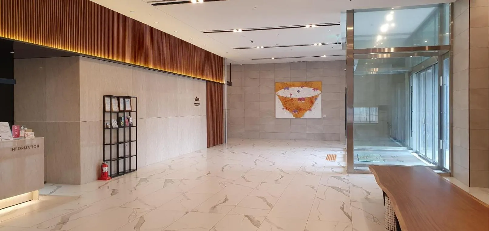 Lobby or reception, Bed in AM Hotel