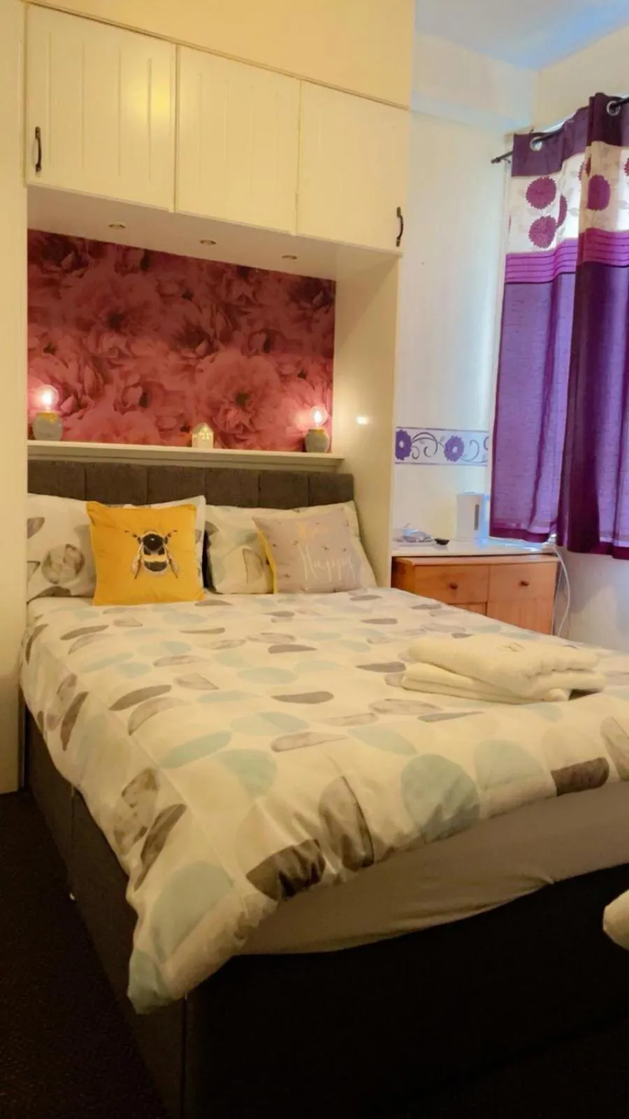 Bed in Fern Villa Hotel - Albert Road