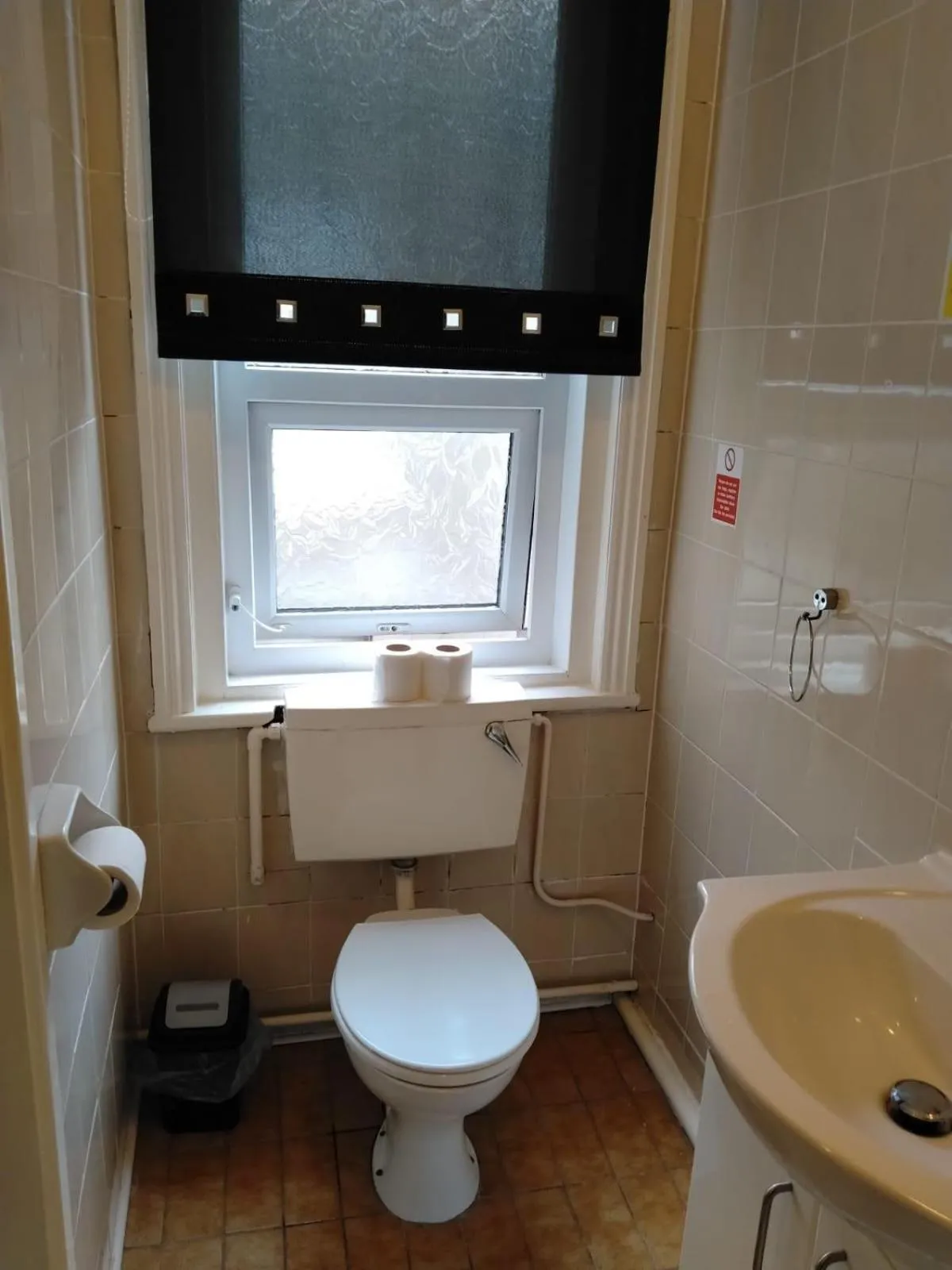 Toilet in Fern Villa Hotel - Albert Road