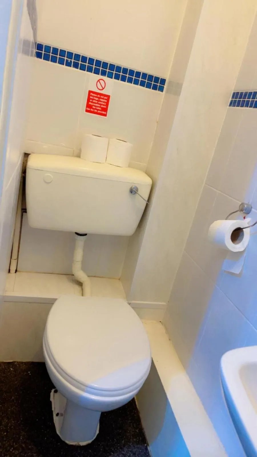 Toilet in Fern Villa Hotel - Albert Road